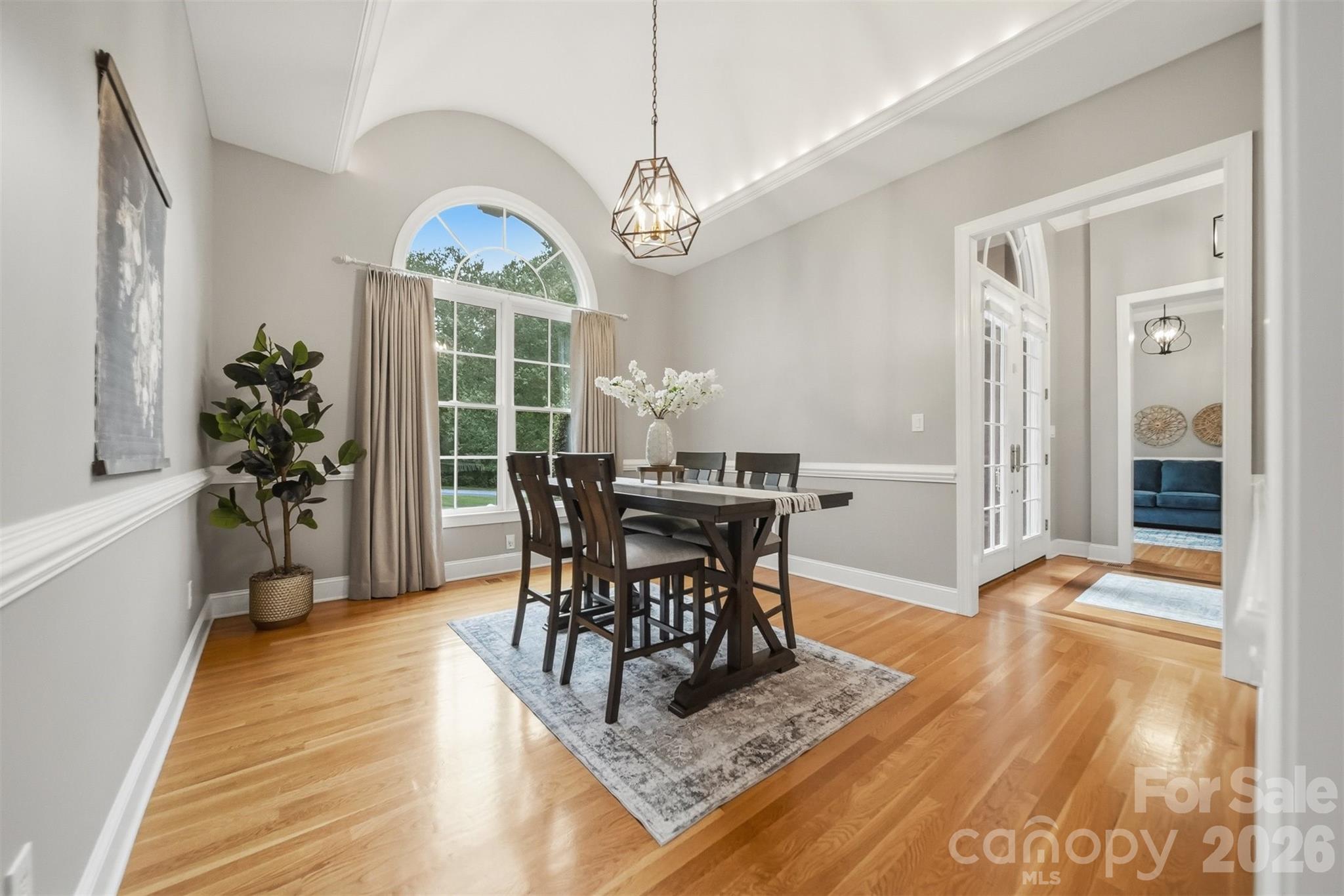 3745 Pinecrest Drive NE — Hickory