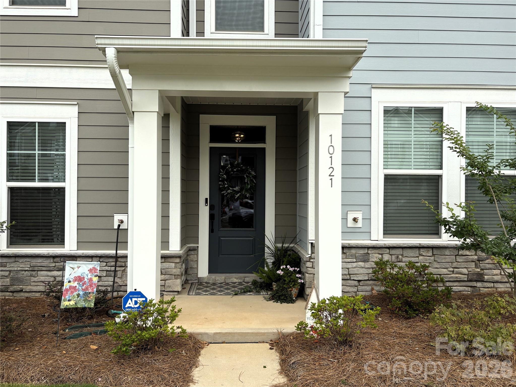 10121 Mamillion Drive — Huntersville