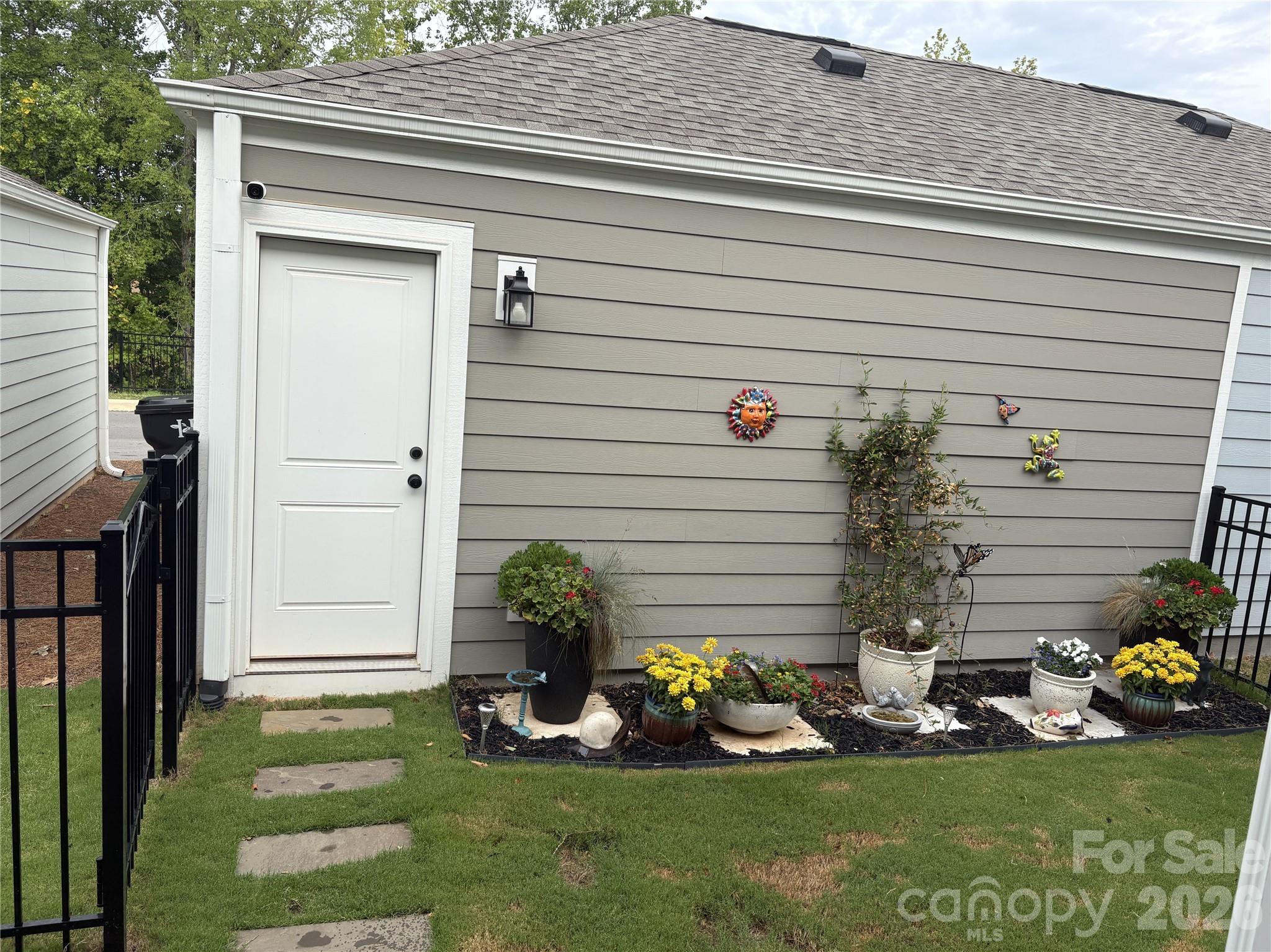 10121 Mamillion Drive — Huntersville
