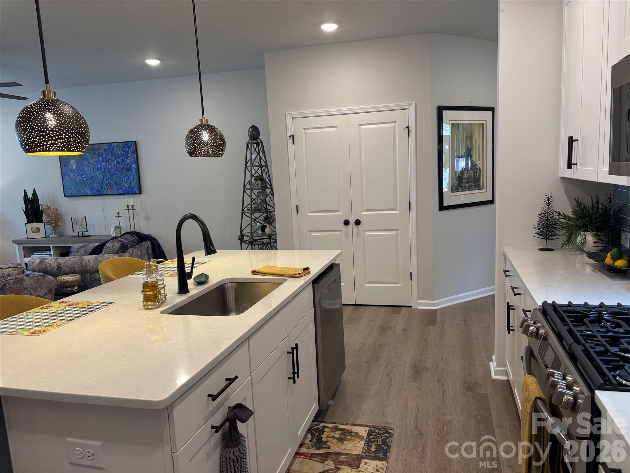 10121 Mamillion Drive — Huntersville