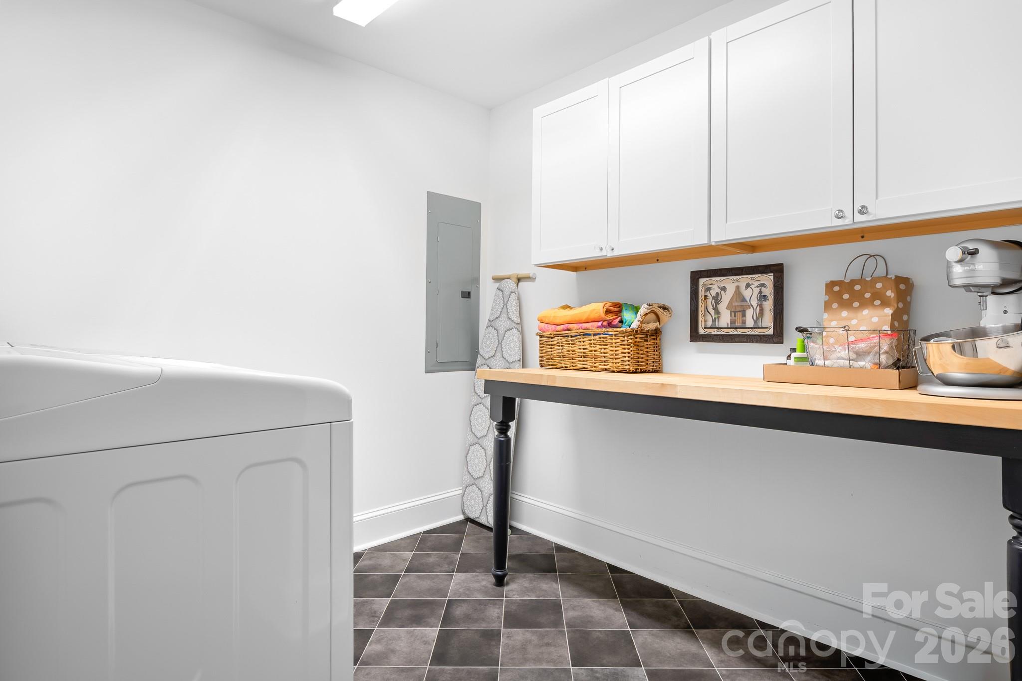 708 N Grove Street — Lincolnton