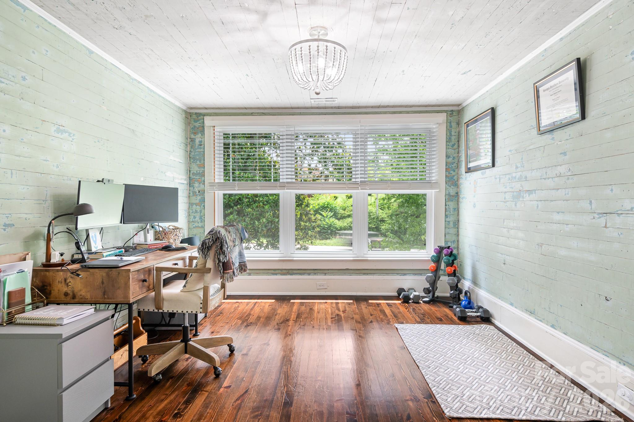 708 N Grove Street — Lincolnton