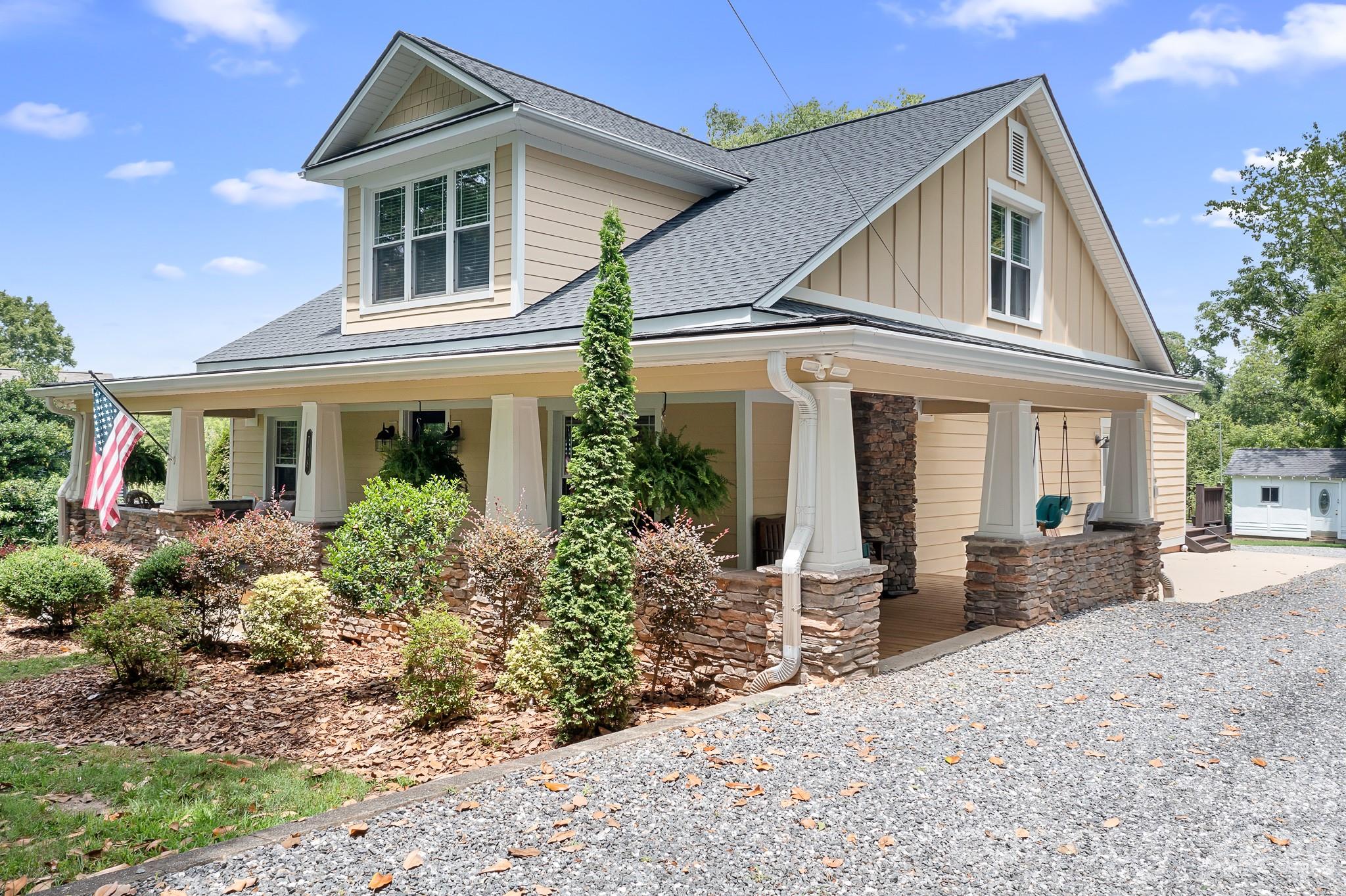 708 N Grove Street — Lincolnton