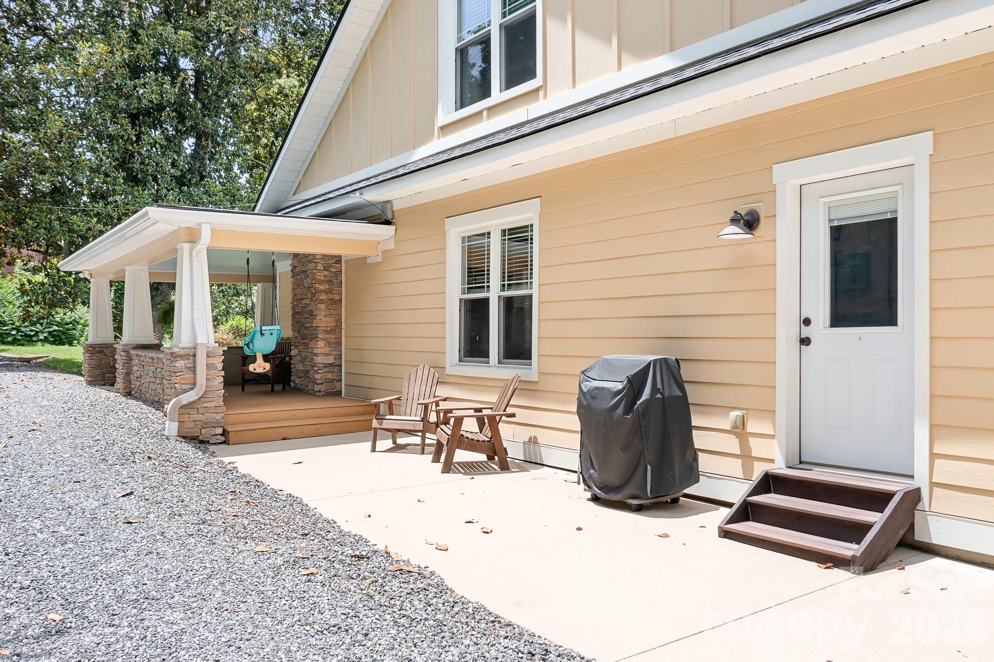 708 N Grove Street — Lincolnton