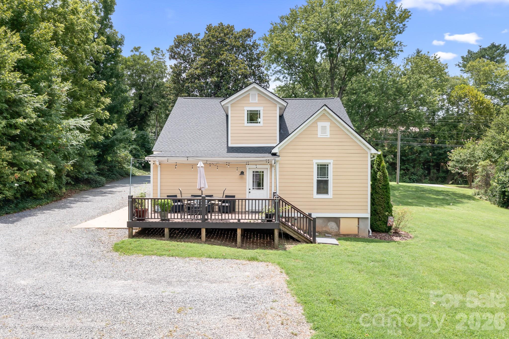 708 N Grove Street — Lincolnton