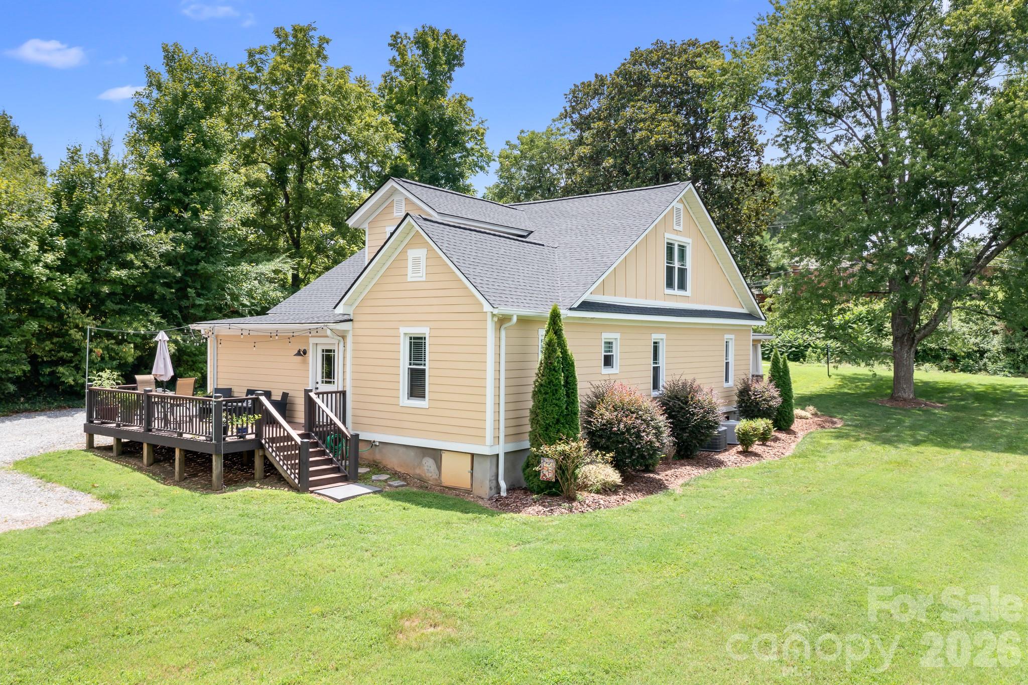 708 N Grove Street — Lincolnton