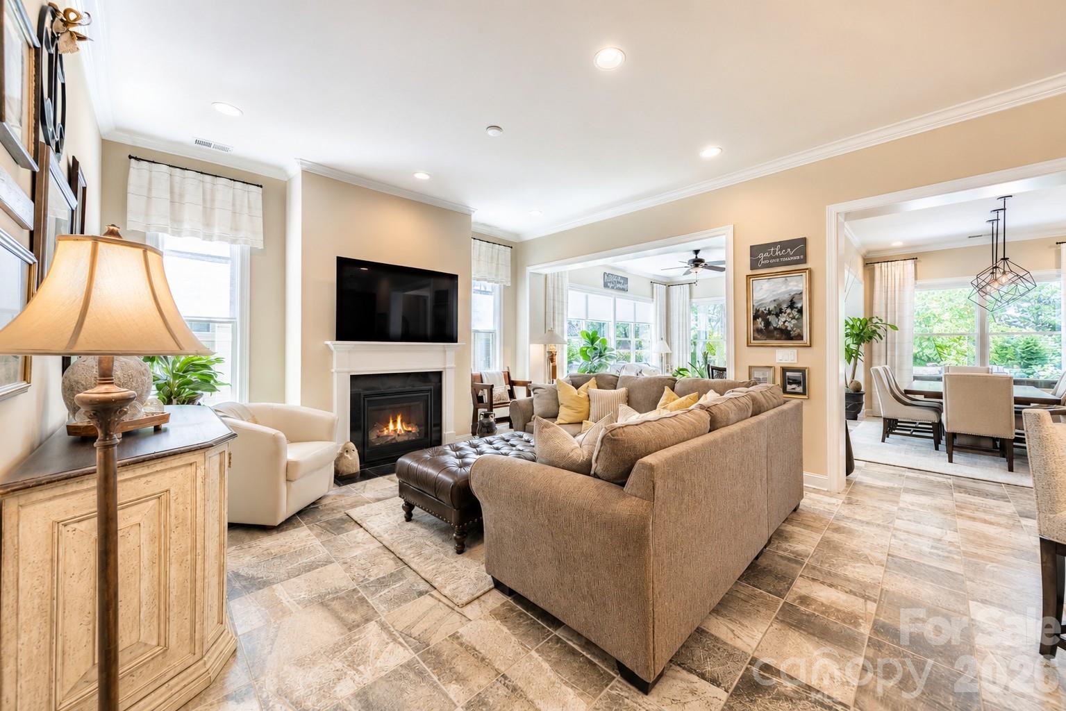 7142 Hanging Rock Court — Denver