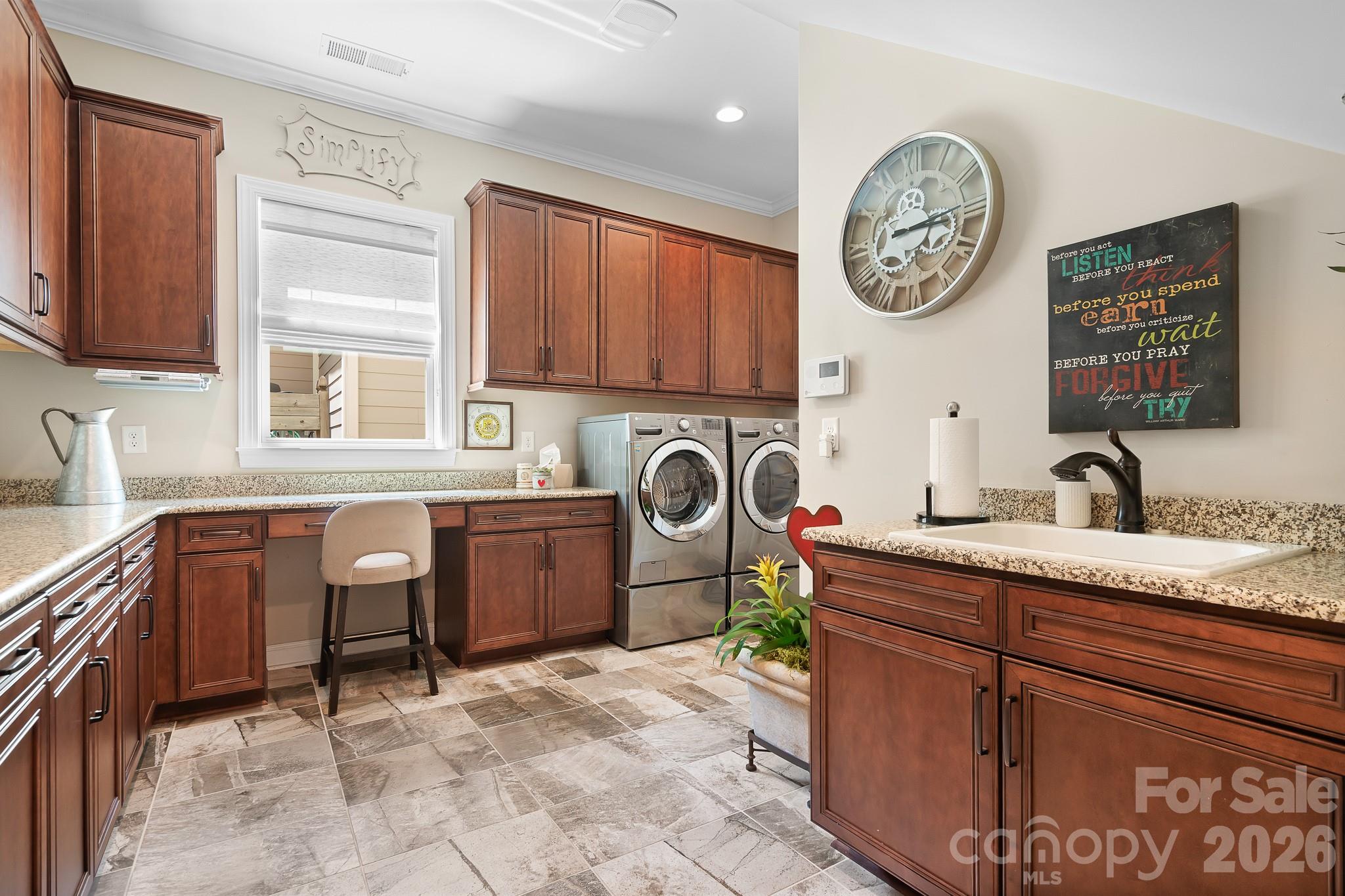 7142 Hanging Rock Court — Denver