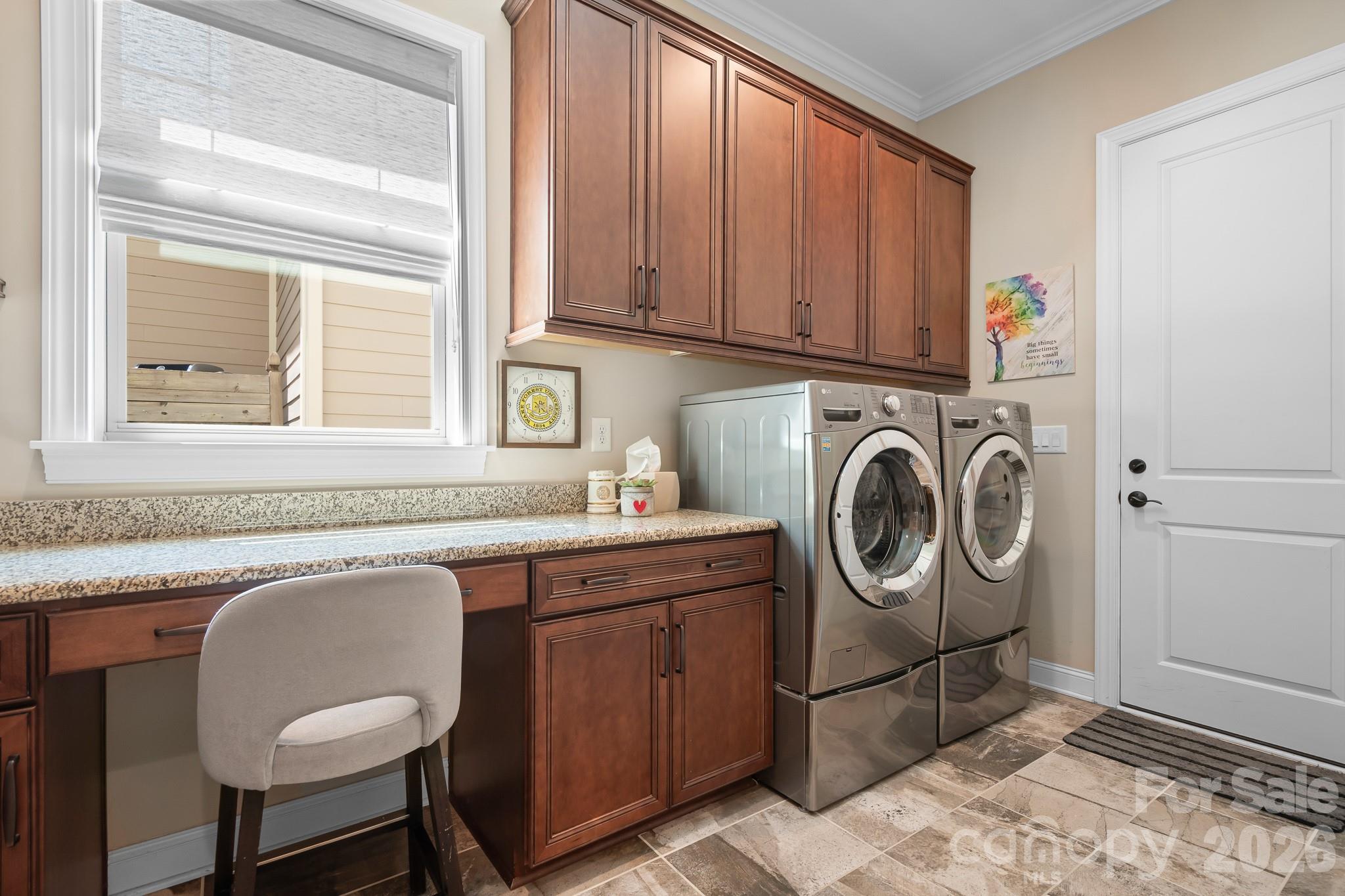 7142 Hanging Rock Court — Denver