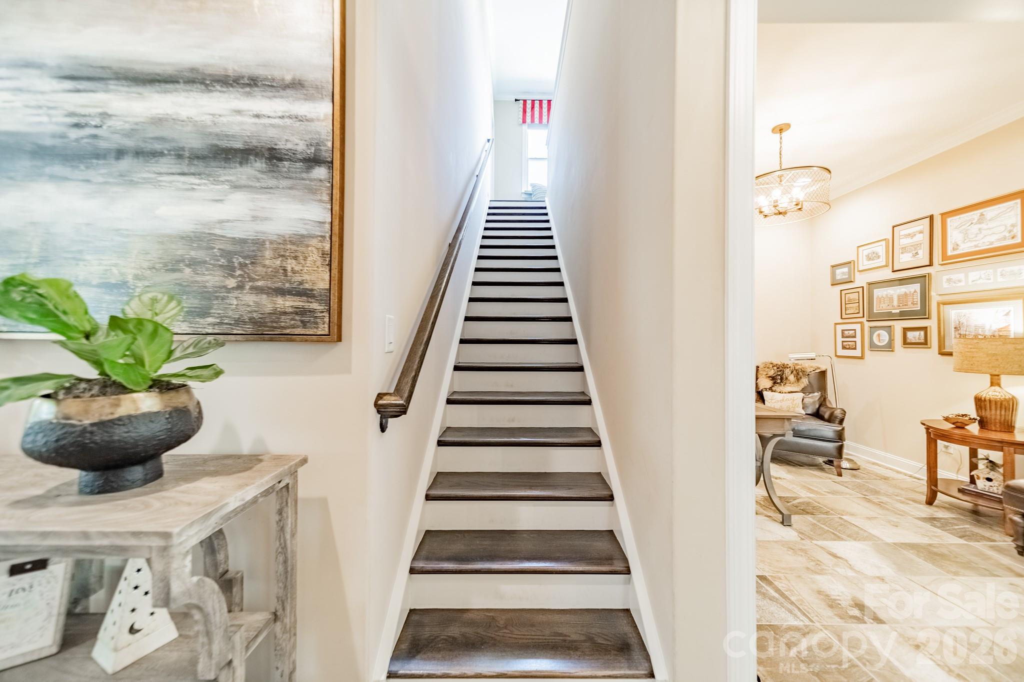7142 Hanging Rock Court — Denver