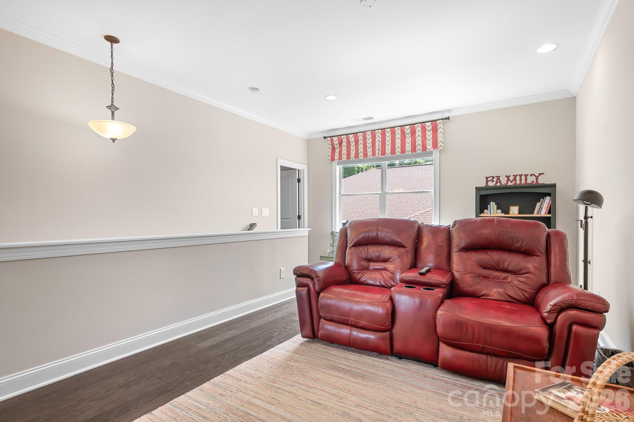 7142 Hanging Rock Court — Denver