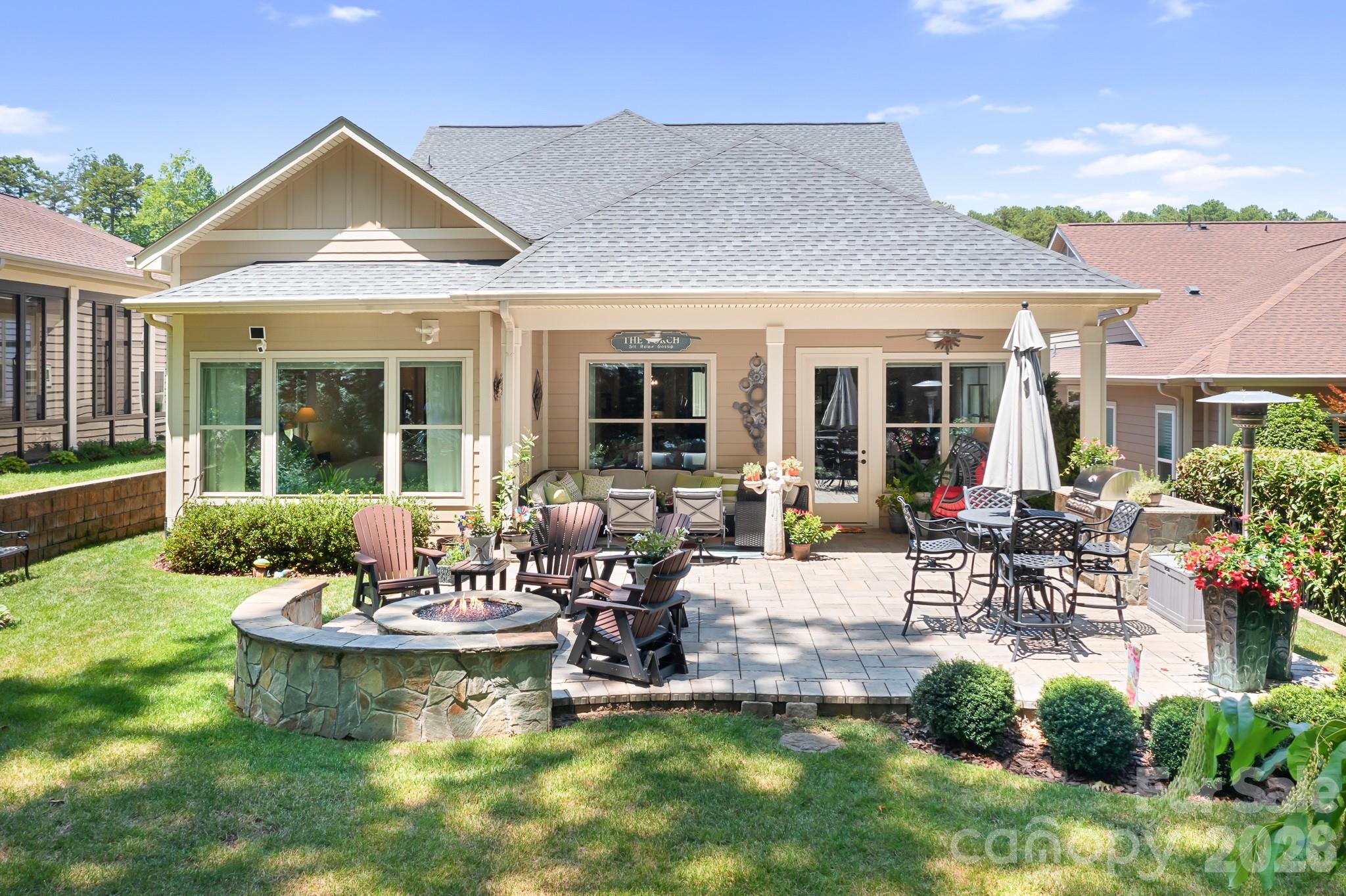 7142 Hanging Rock Court — Denver