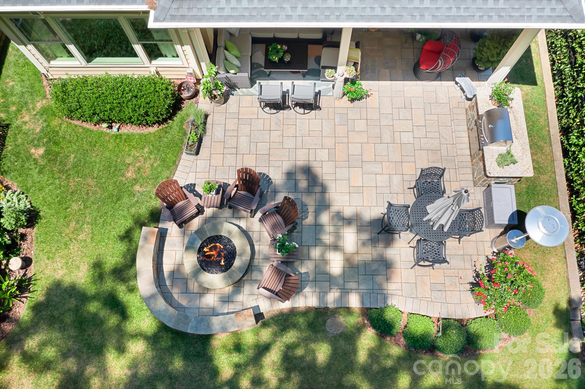 7142 Hanging Rock Court — Denver