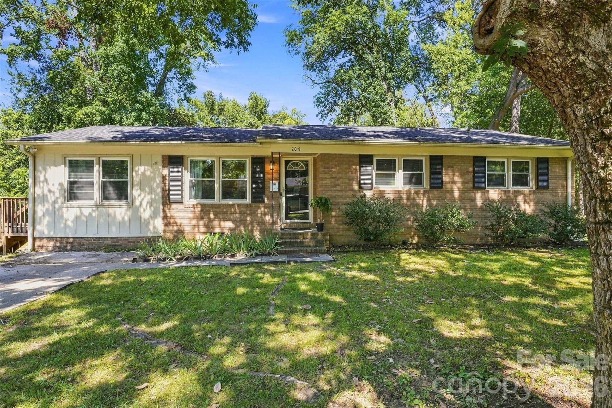 209 Azalea Road — Lancaster
