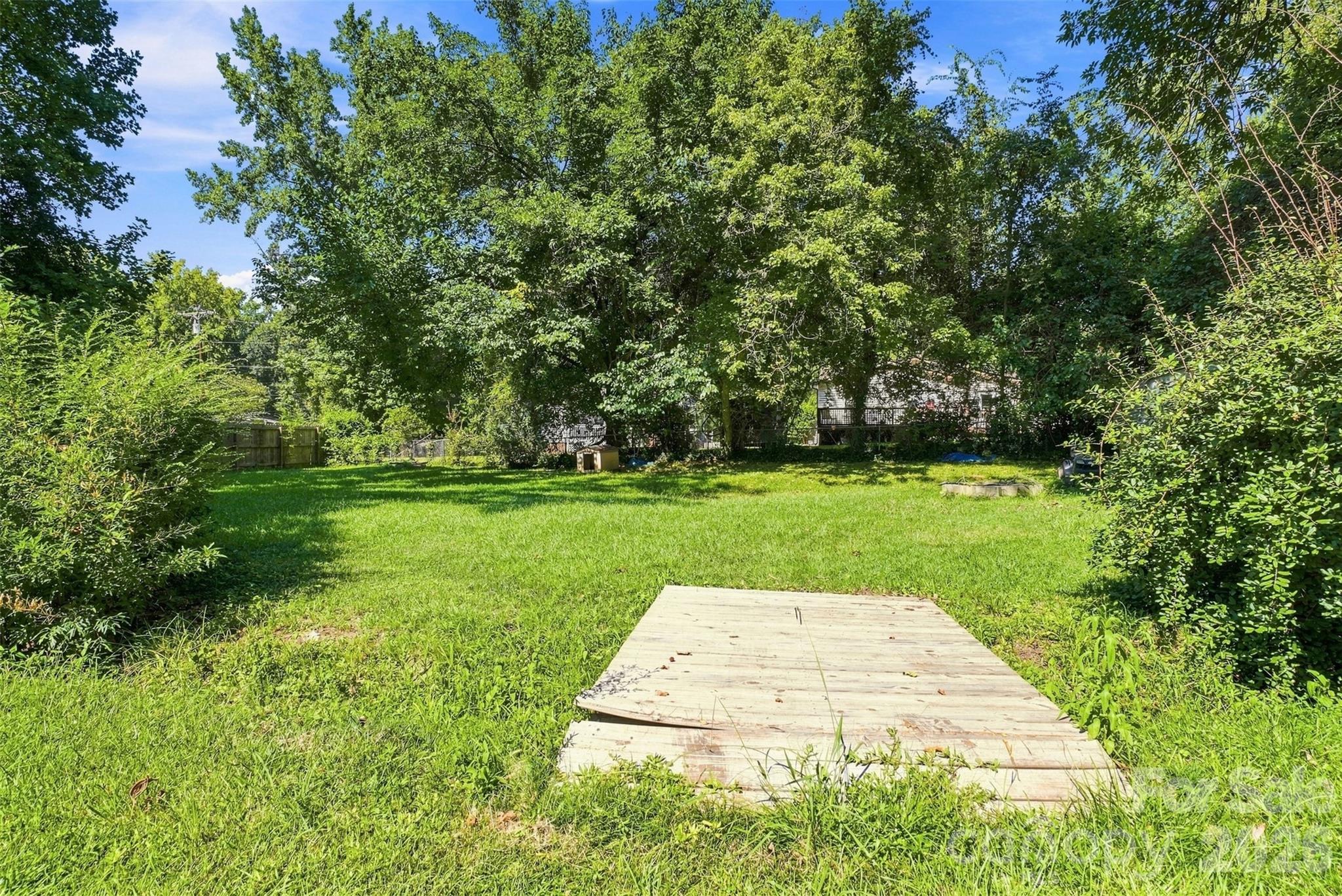 209 Azalea Road — Lancaster