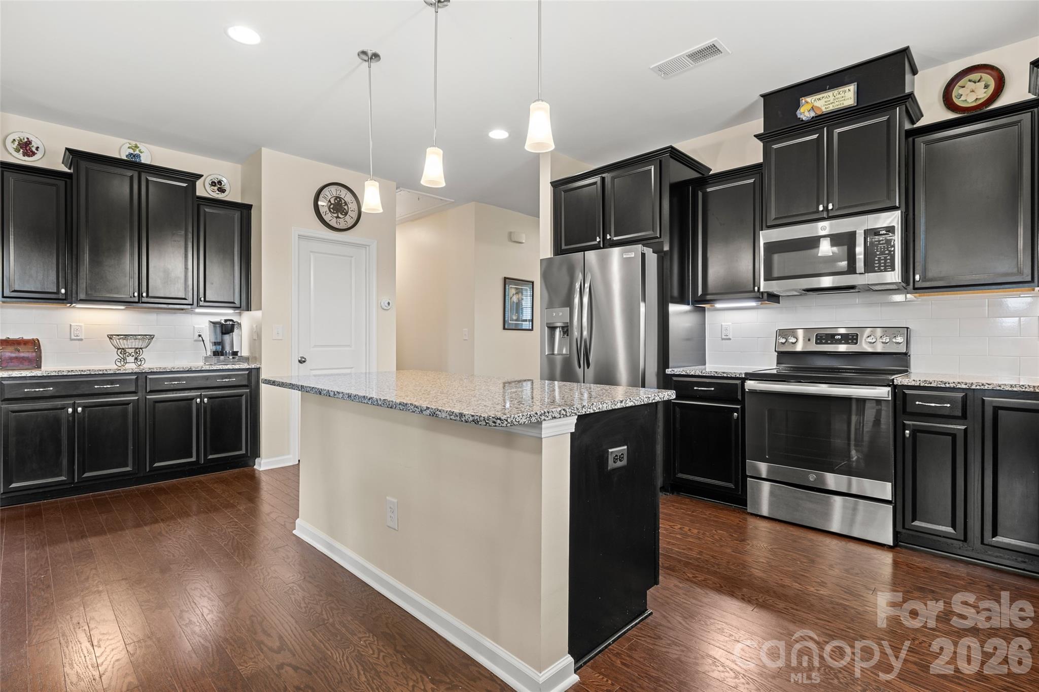 6257 Swanport Road — Lancaster