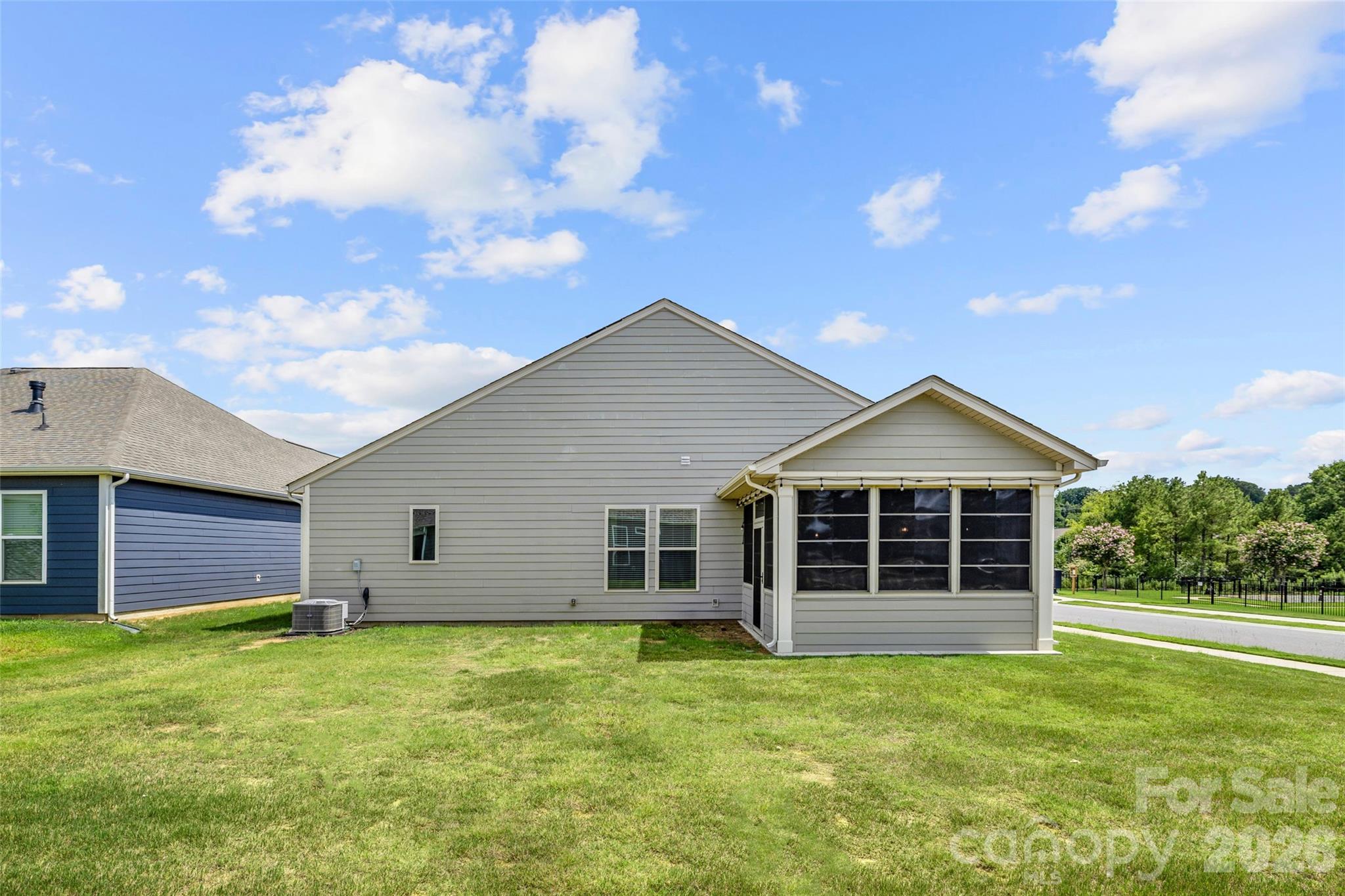6257 Swanport Road — Lancaster