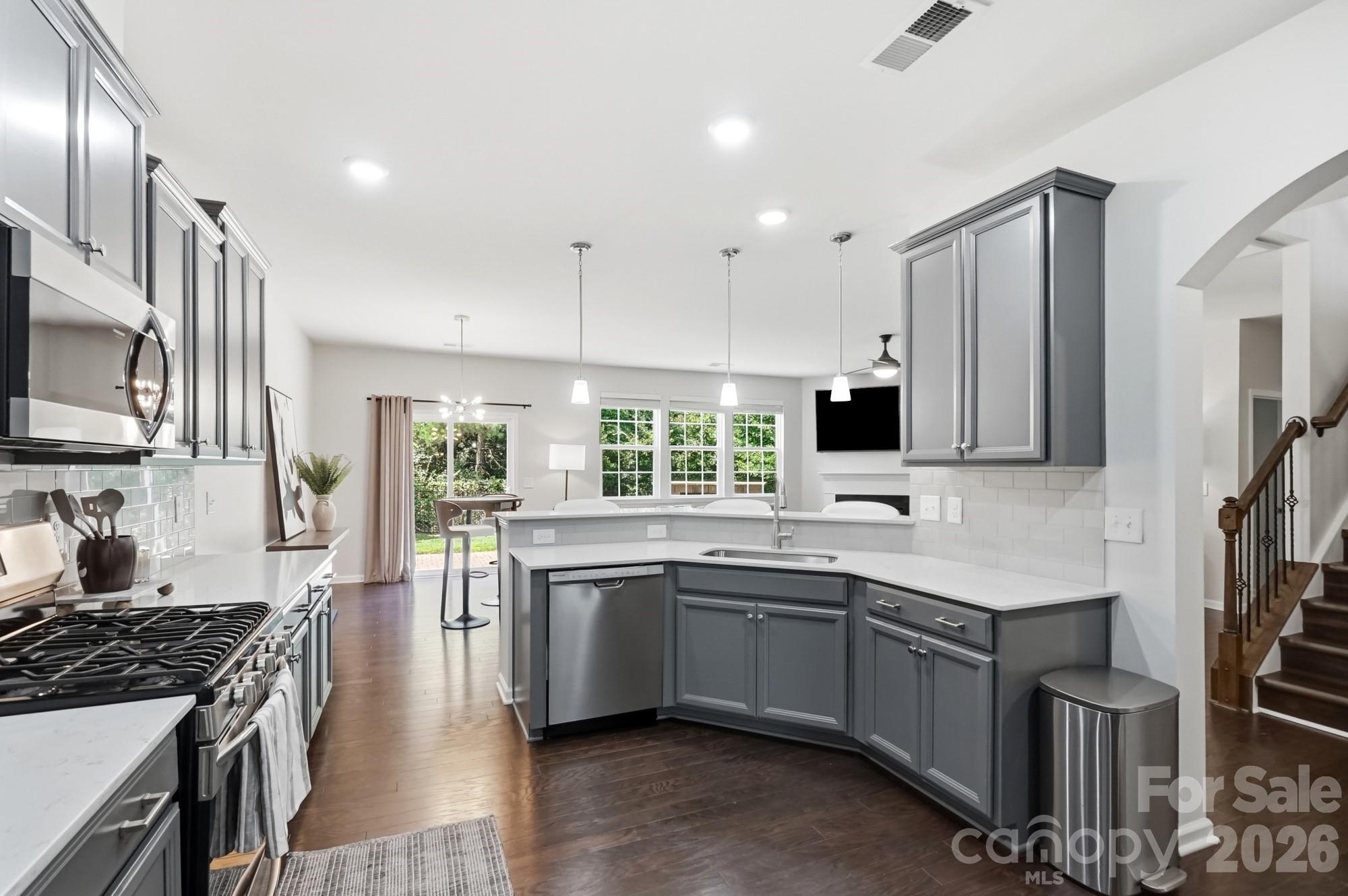 9815 Caledenia Drive — Huntersville