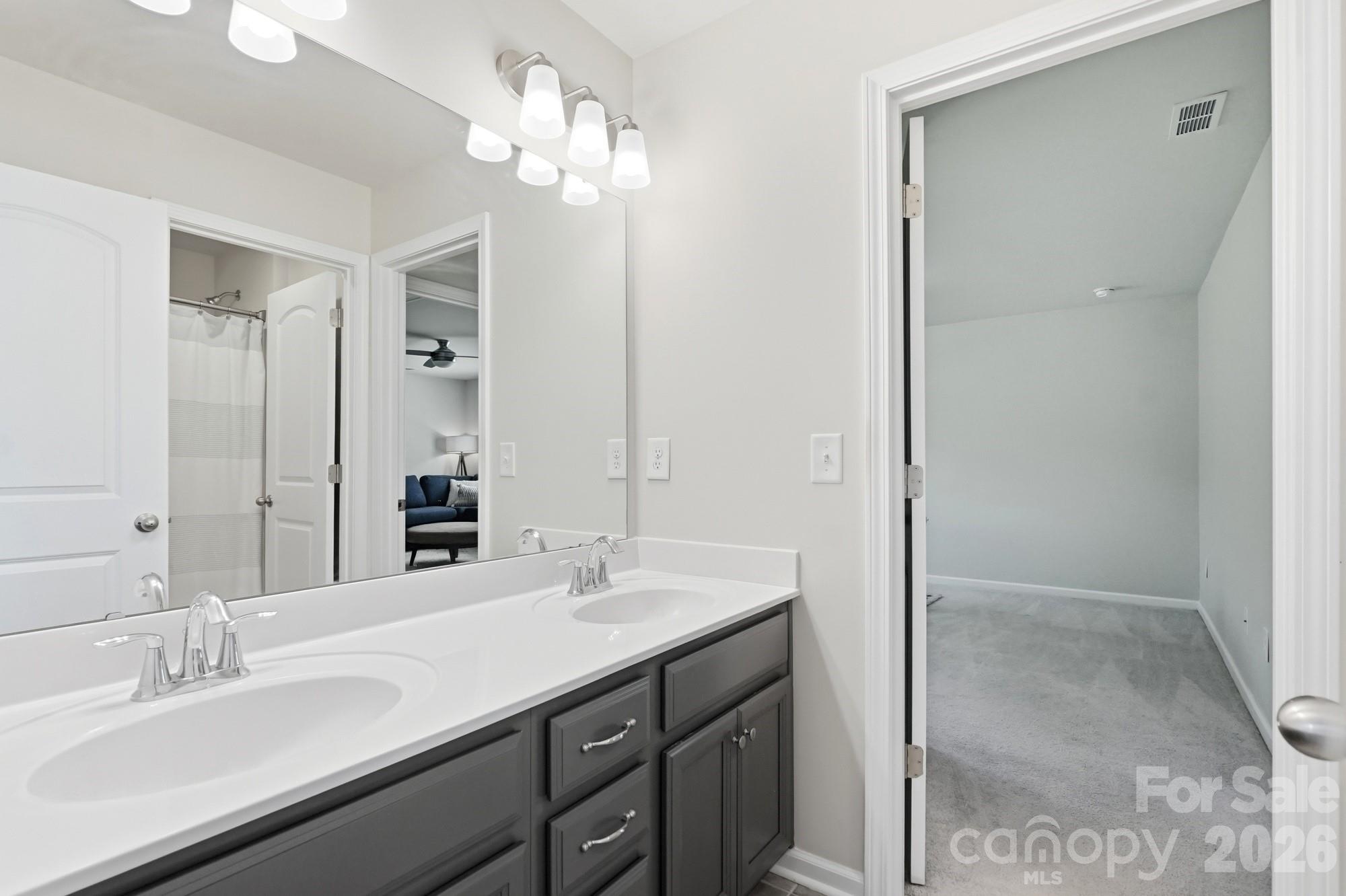 9815 Caledenia Drive — Huntersville