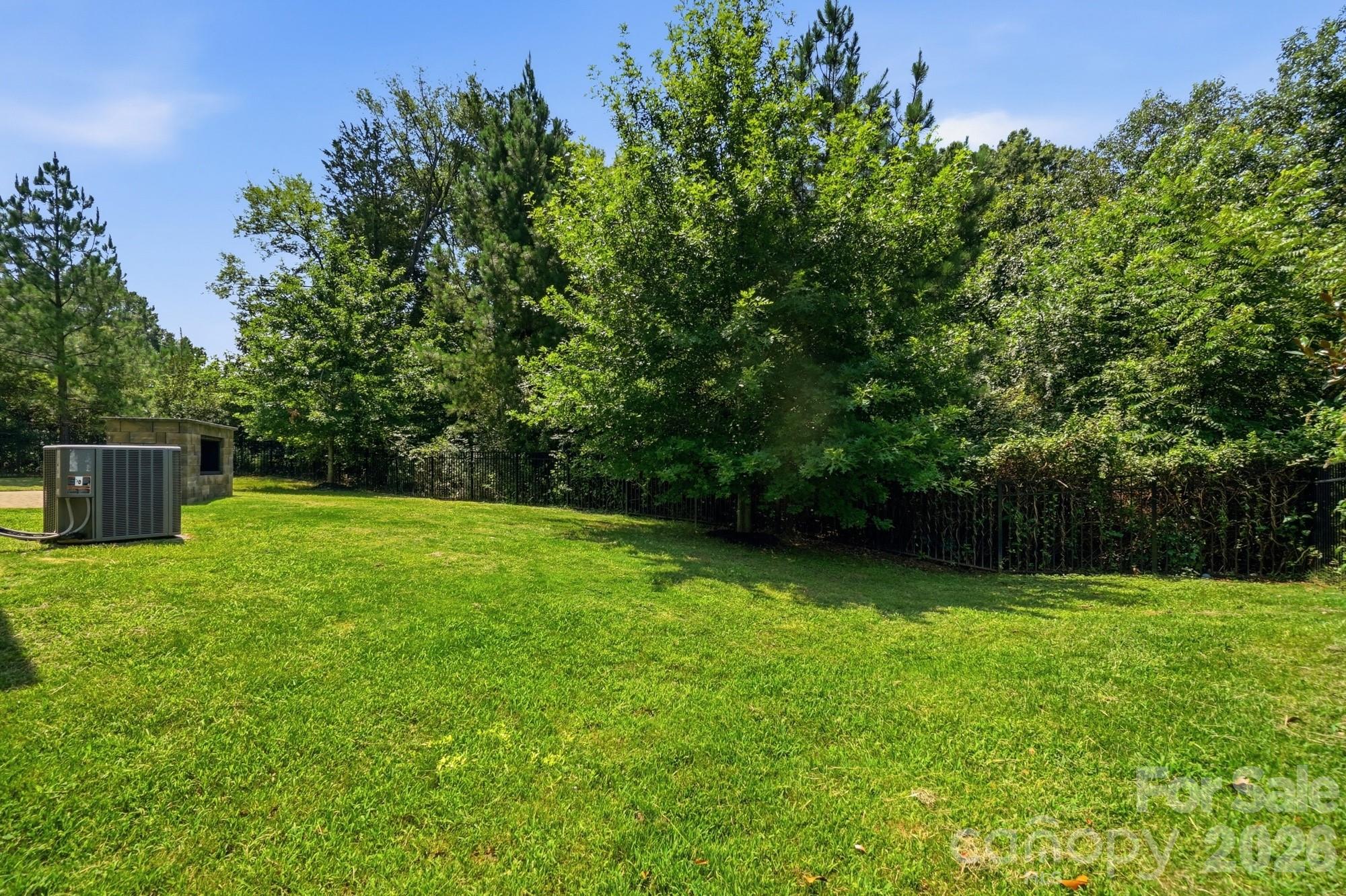 9815 Caledenia Drive — Huntersville