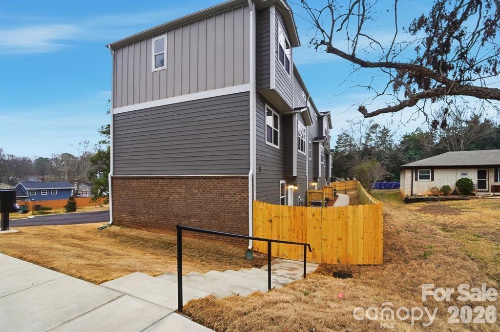 8931 Sharonbrook Drive — Charlotte
