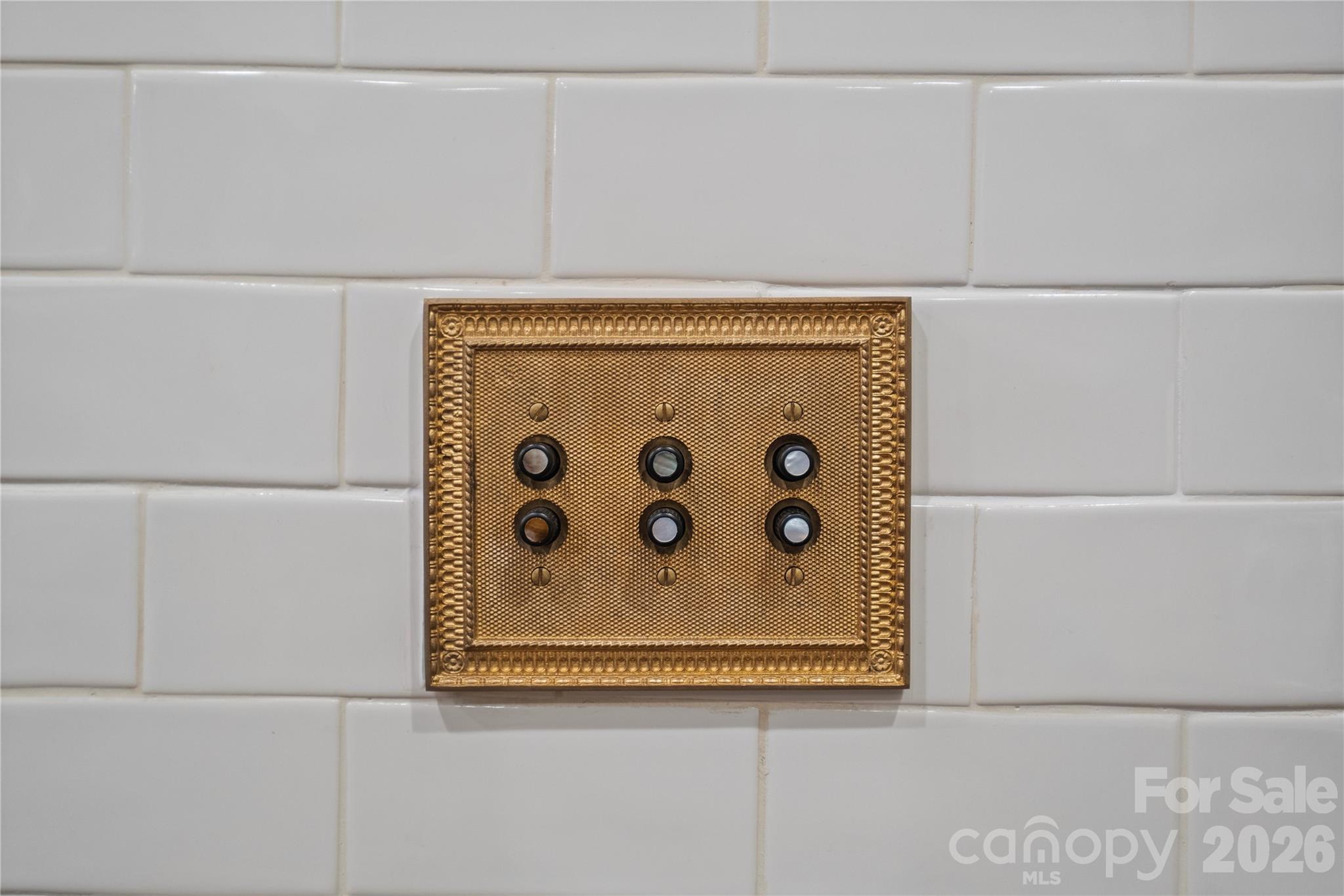 2100 The Plaza Road — Charlotte