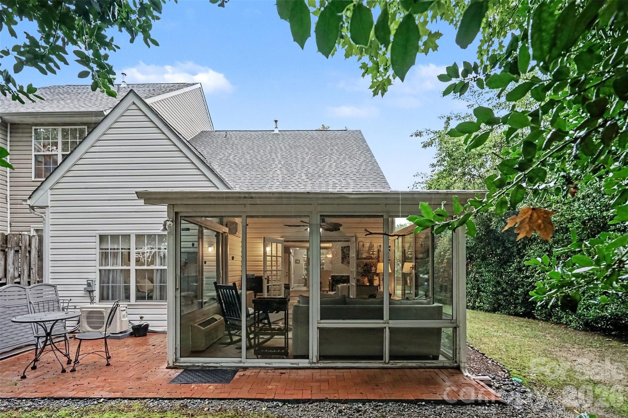 927 Sparrows Nest Lane — Charlotte