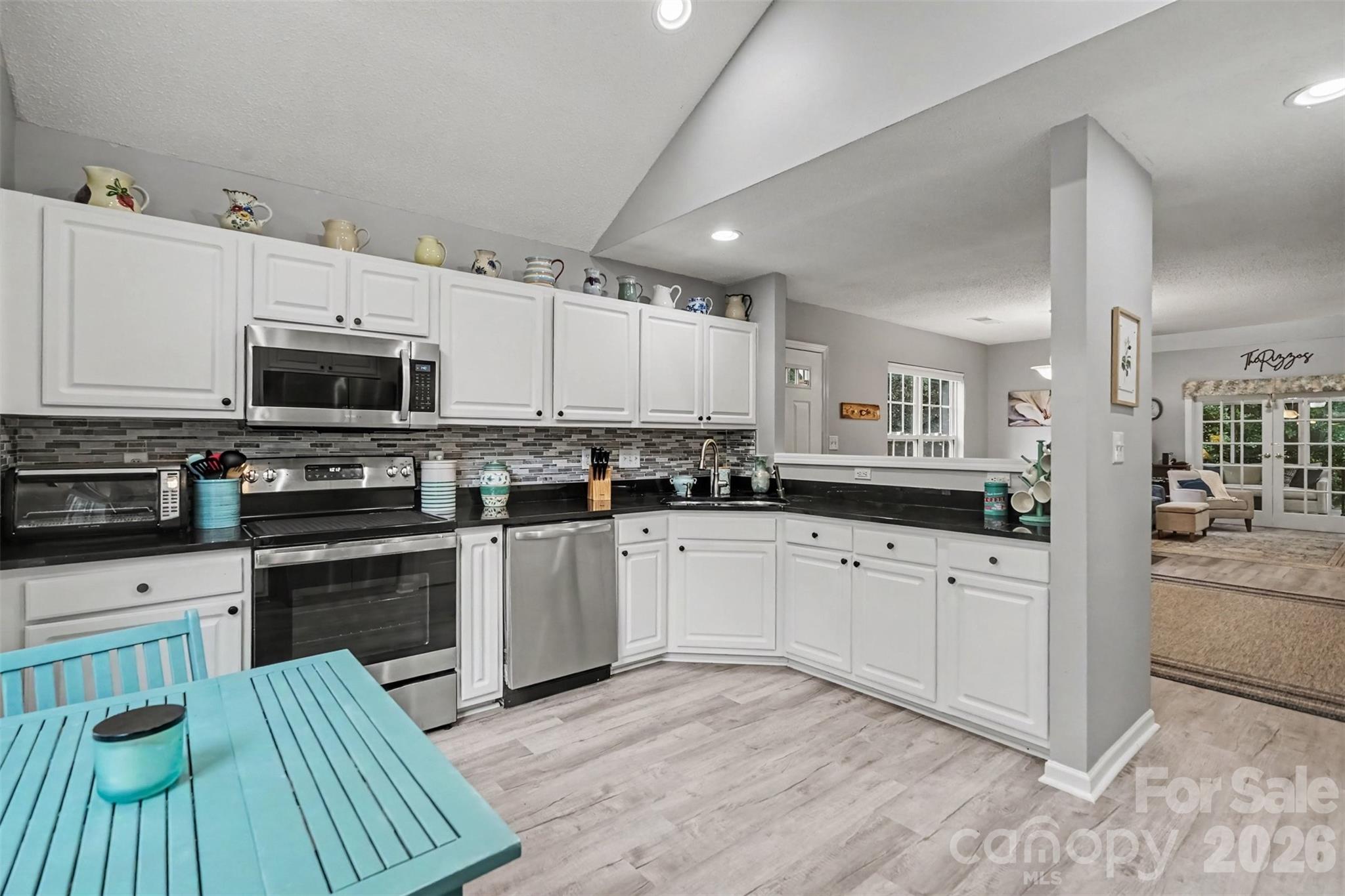 927 Sparrows Nest Lane — Charlotte