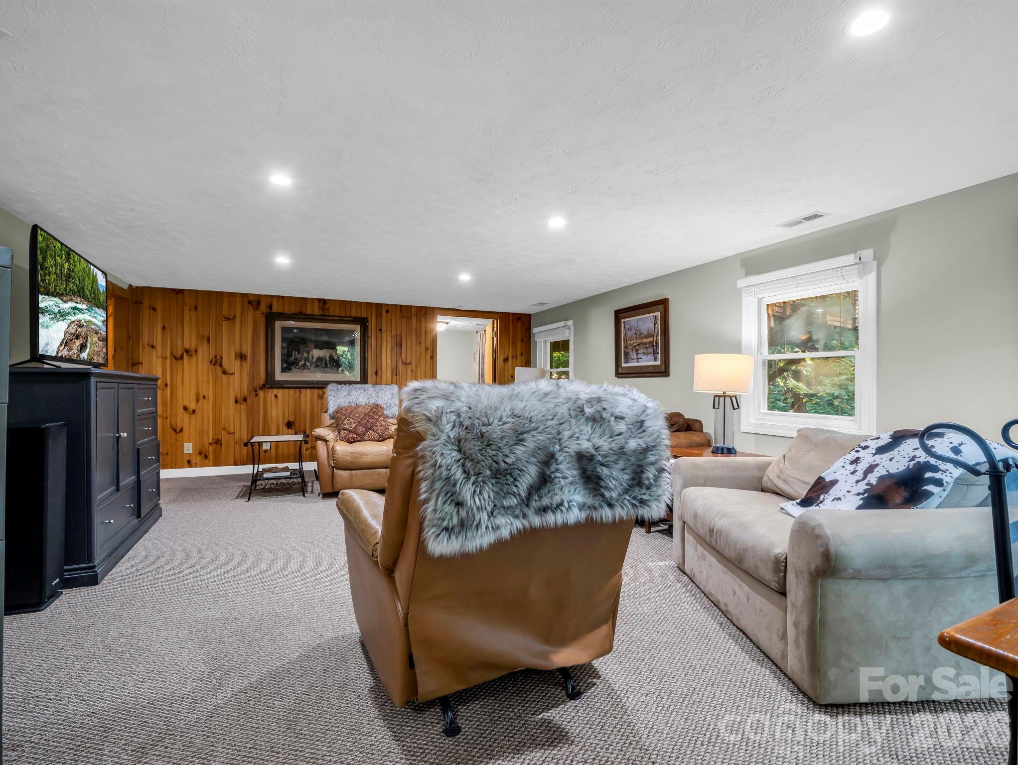 382 First Broad Drive — Bostic