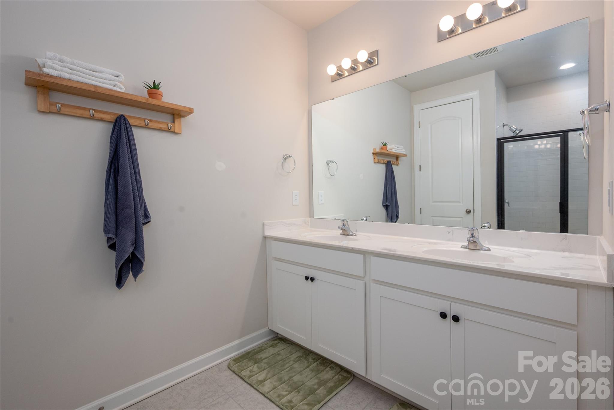 438 Sandbar Point — Clover