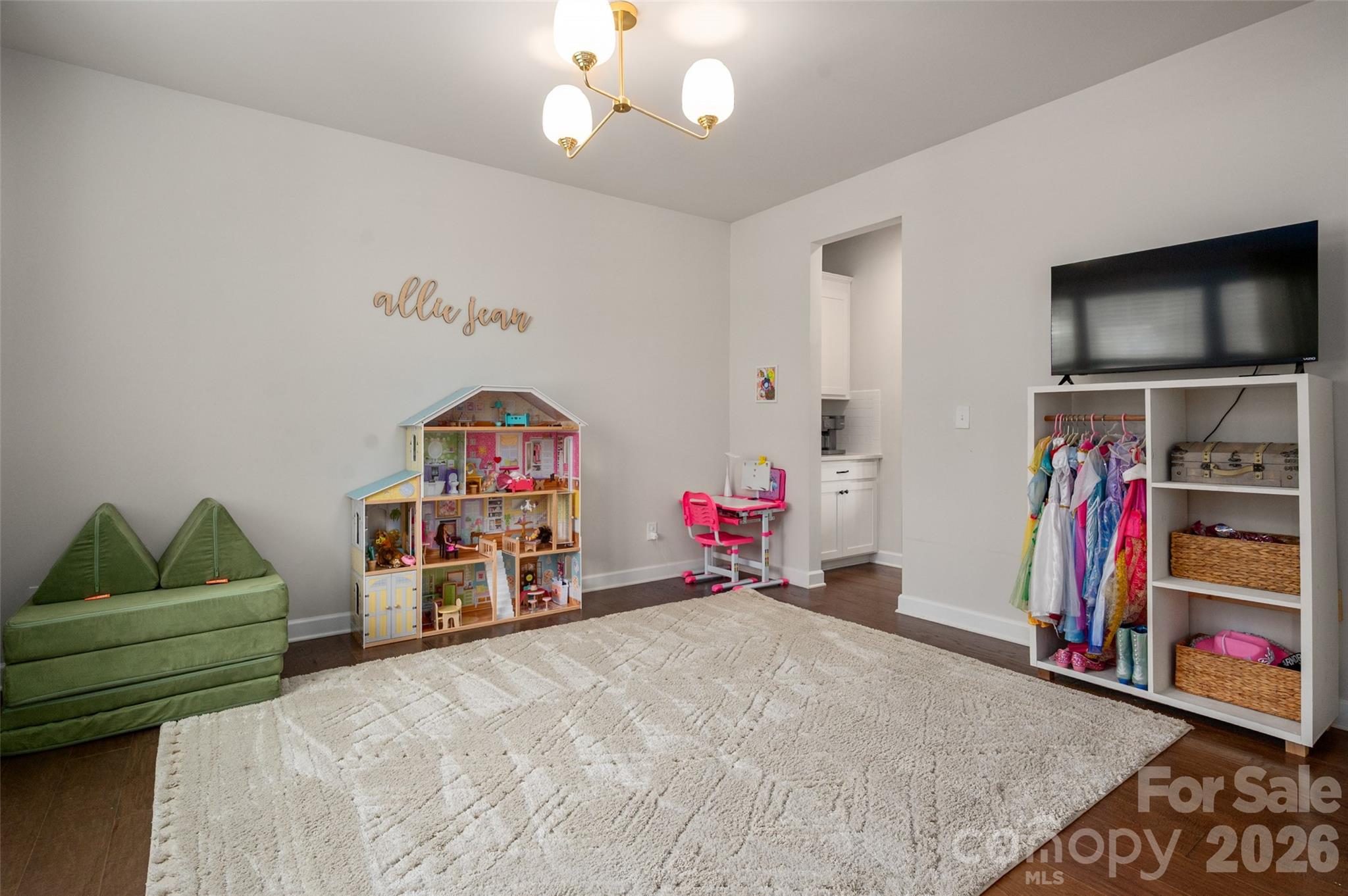 438 Sandbar Point — Clover