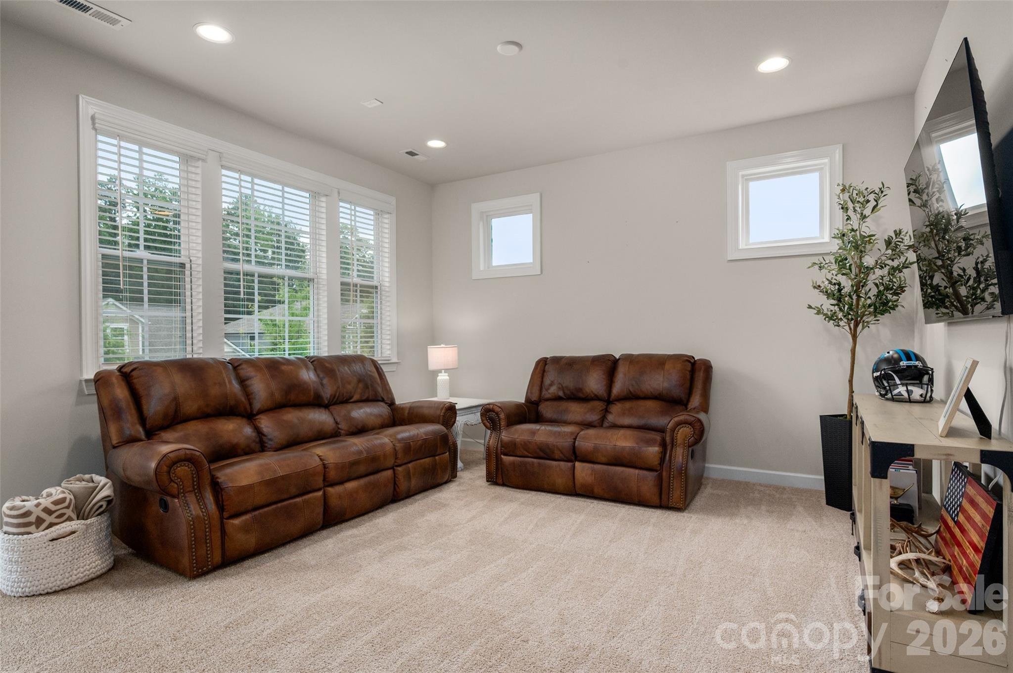 438 Sandbar Point — Clover
