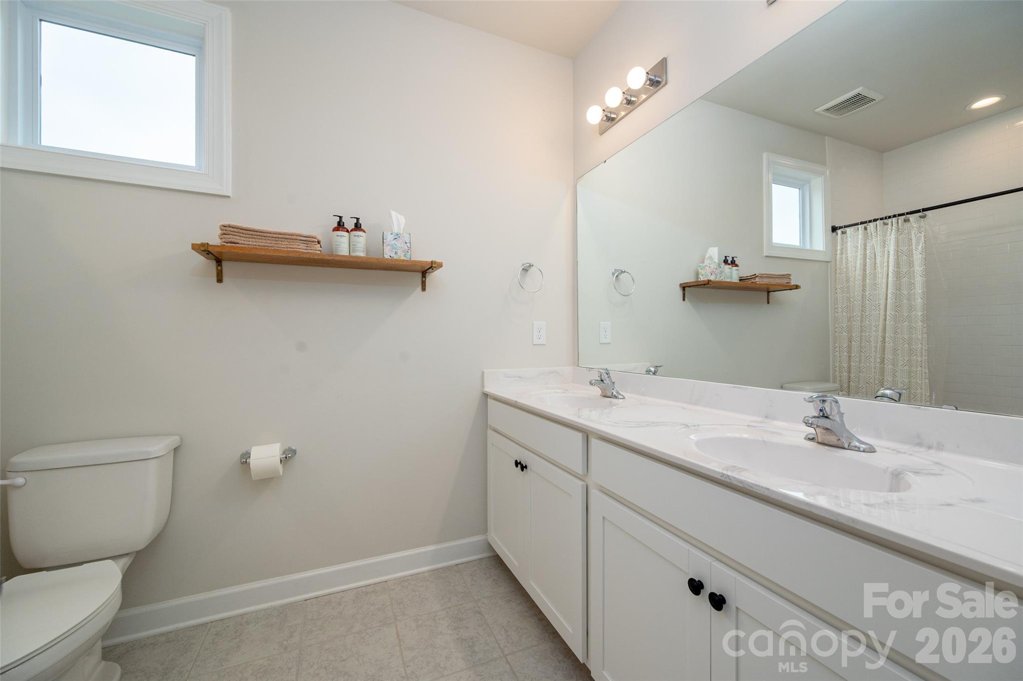 438 Sandbar Point — Clover