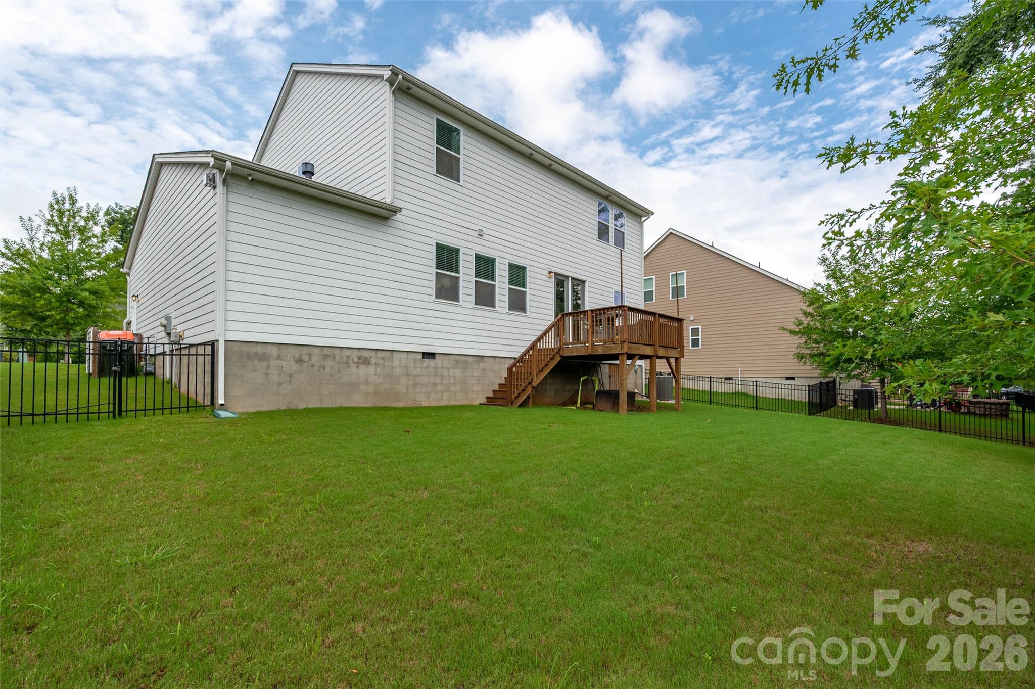 438 Sandbar Point — Clover