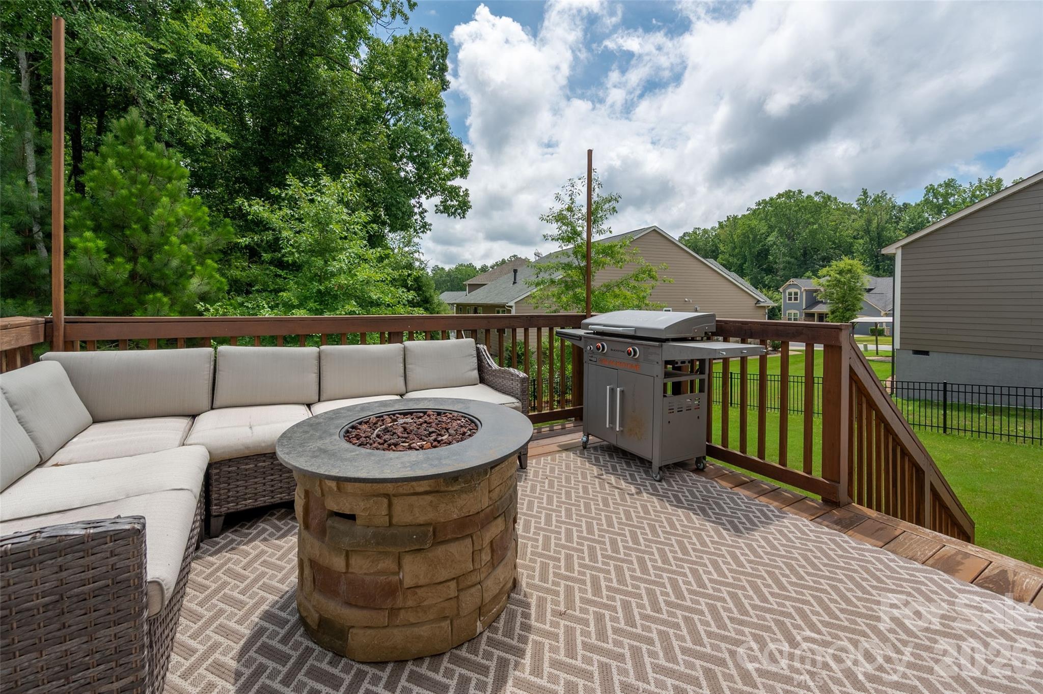 438 Sandbar Point — Clover