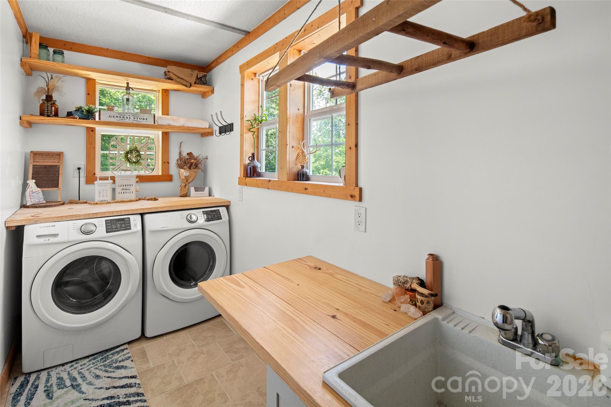 354 Boulder View Drive — Flat Rock