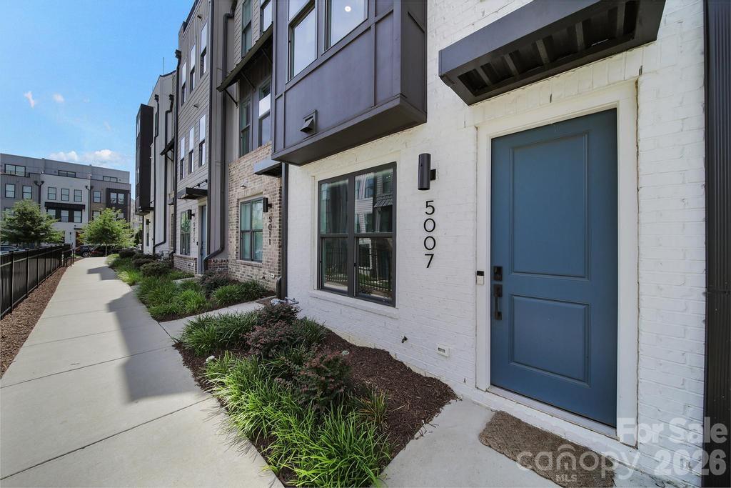 5007 Tiny Lane — Charlotte