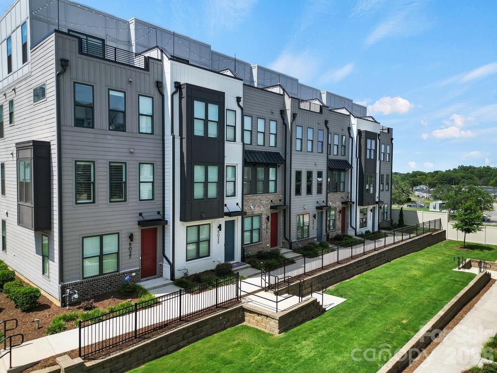5007 Tiny Lane — Charlotte