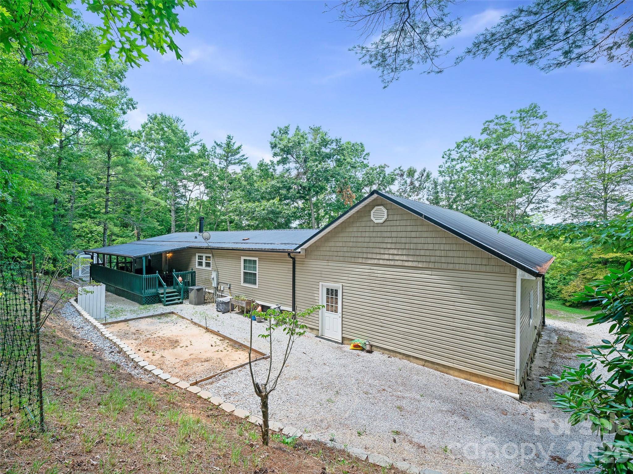 201 Franklin Village Road — Spruce Pine