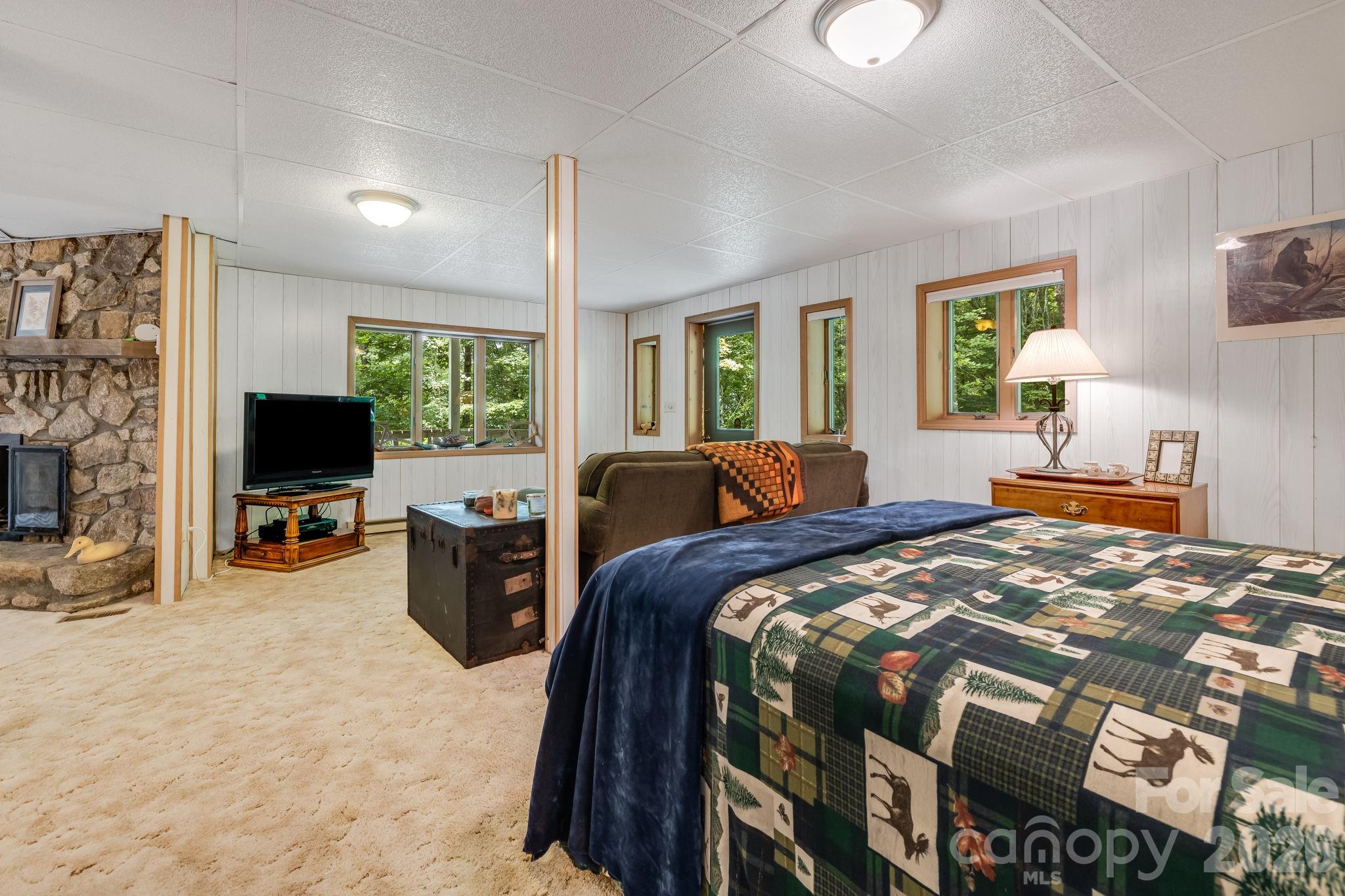 38 Bee Tree Lane — Mars Hill