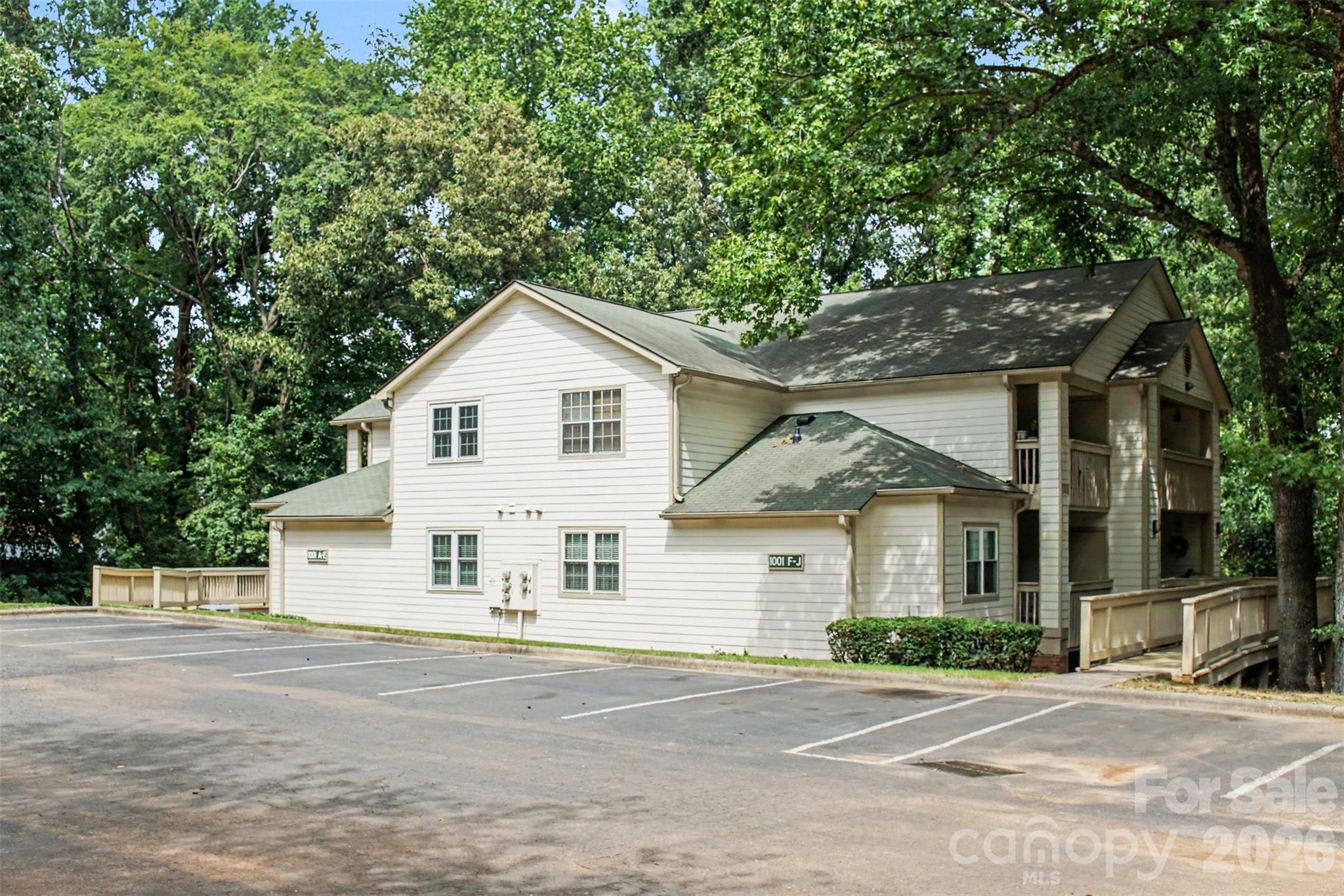 1001 Churchill Downs Court #E — Charlotte