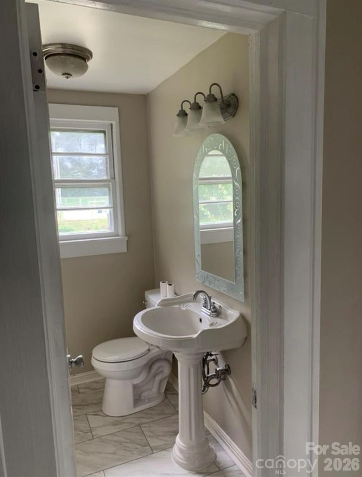 907 Maple Avenue — Salisbury