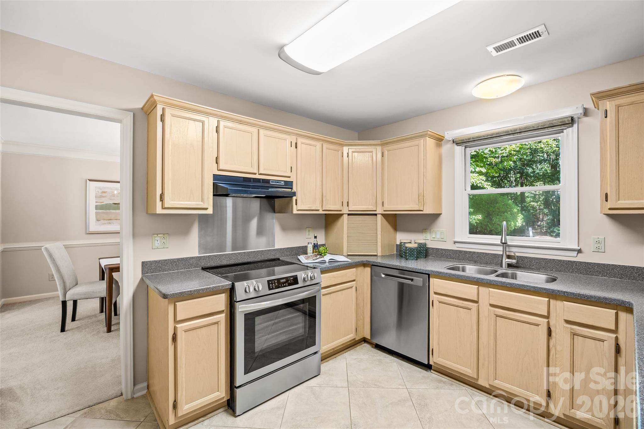 9120 Cameron Wood Drive — Charlotte