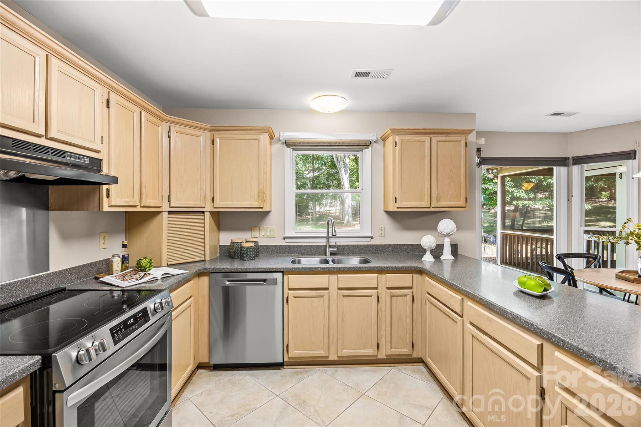9120 Cameron Wood Drive — Charlotte