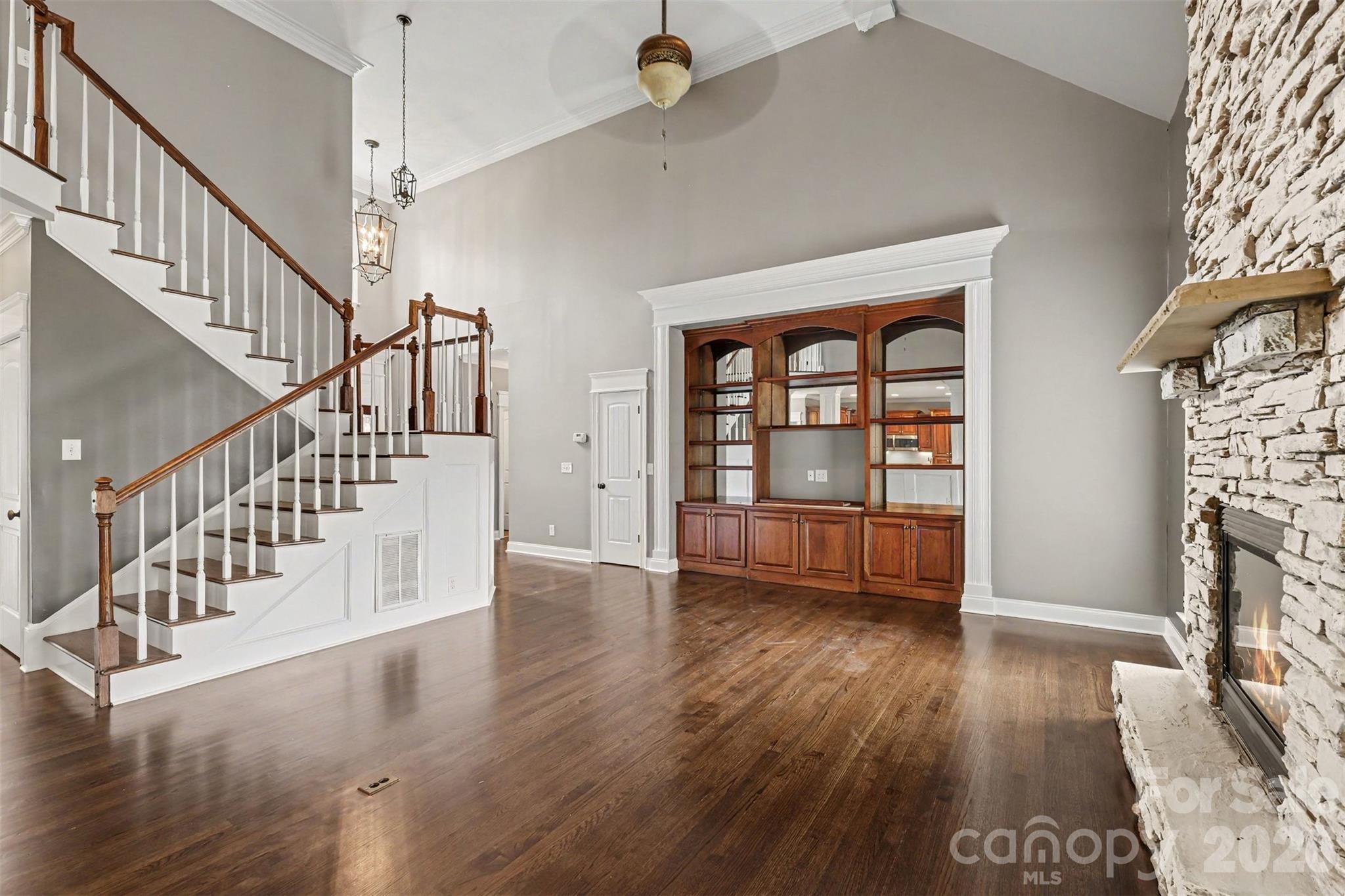 1004 Creekwalk Drive — Stanley