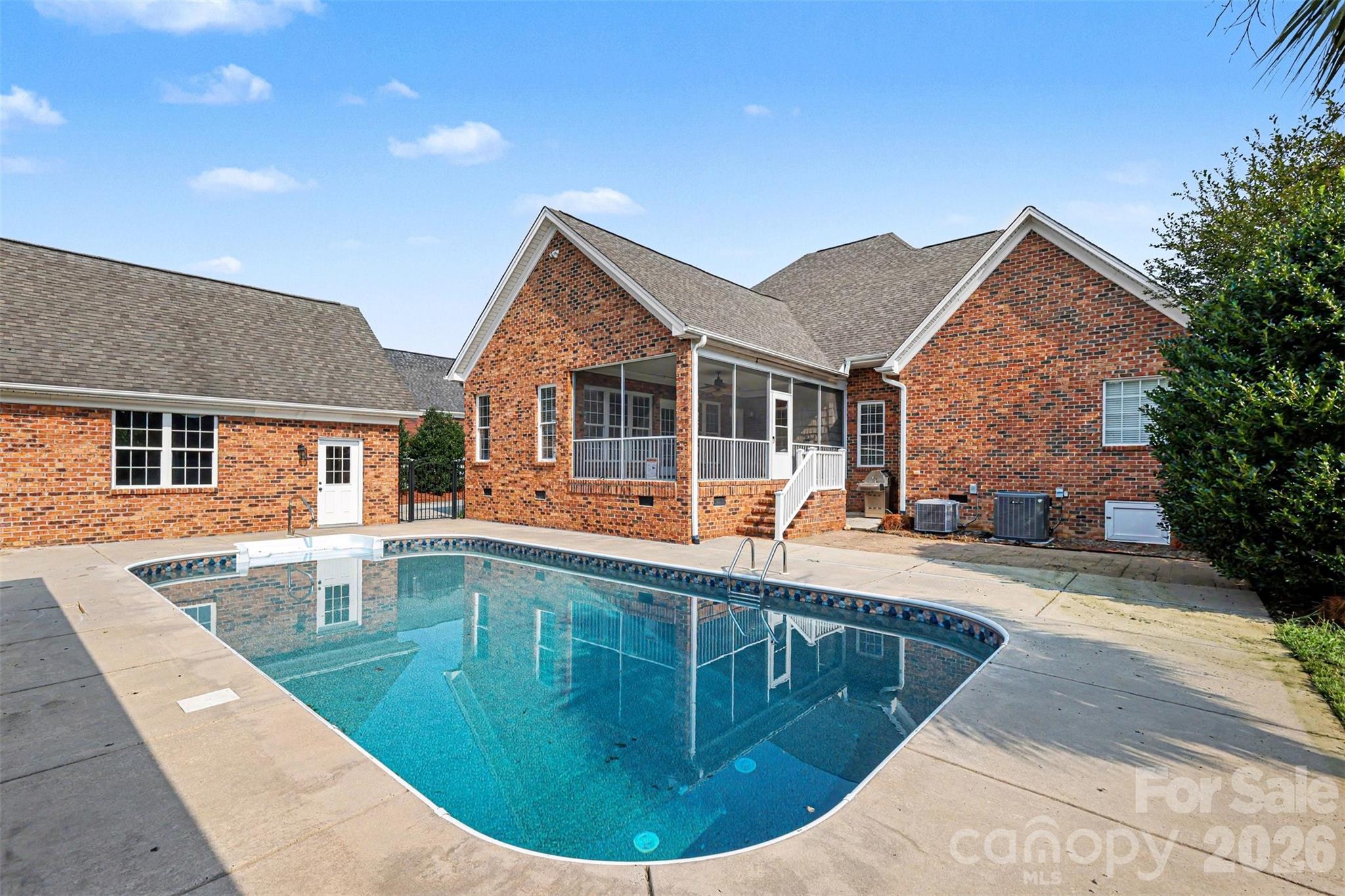 1004 Creekwalk Drive — Stanley