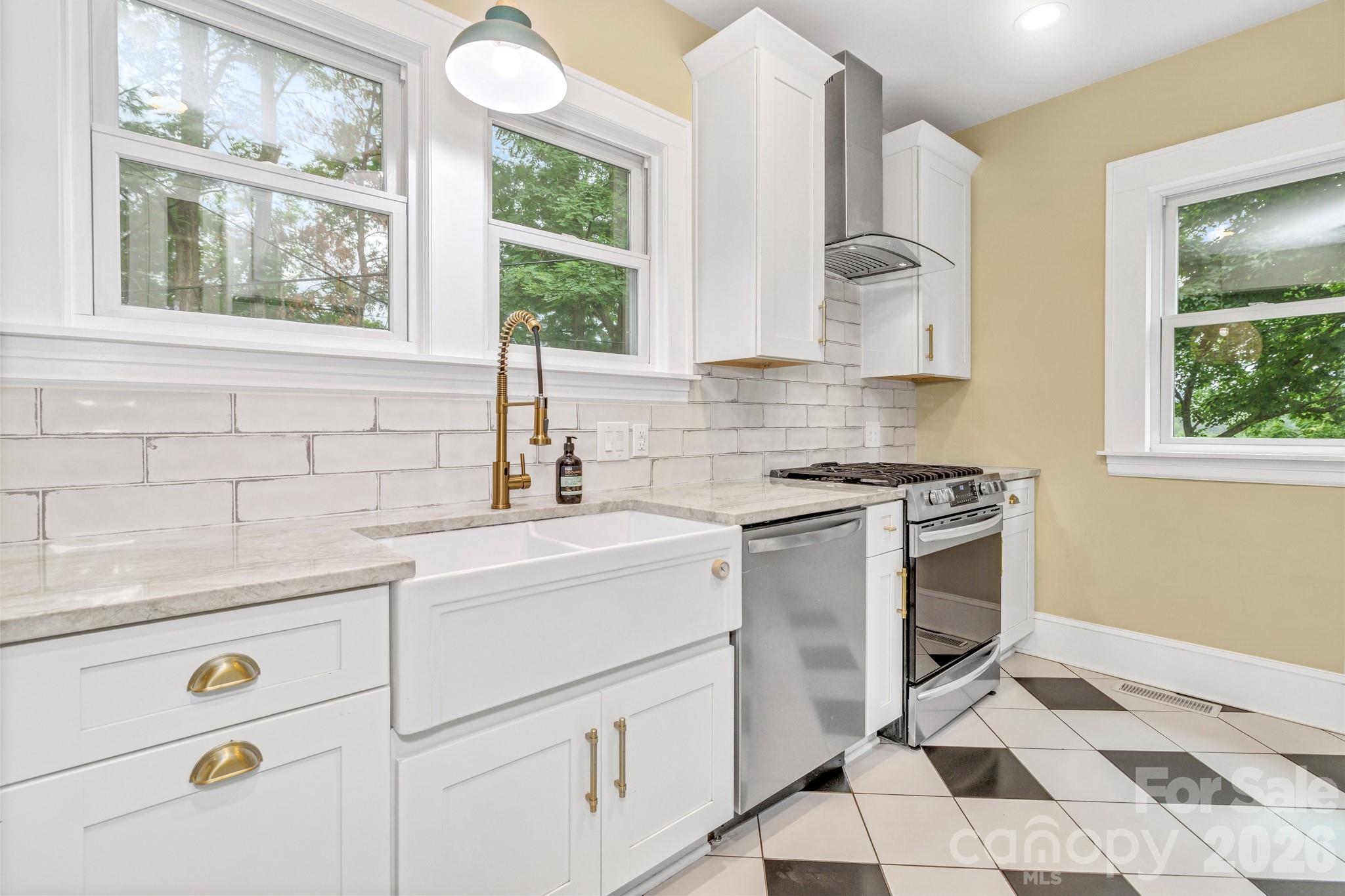 22 Fenner Avenue — Asheville