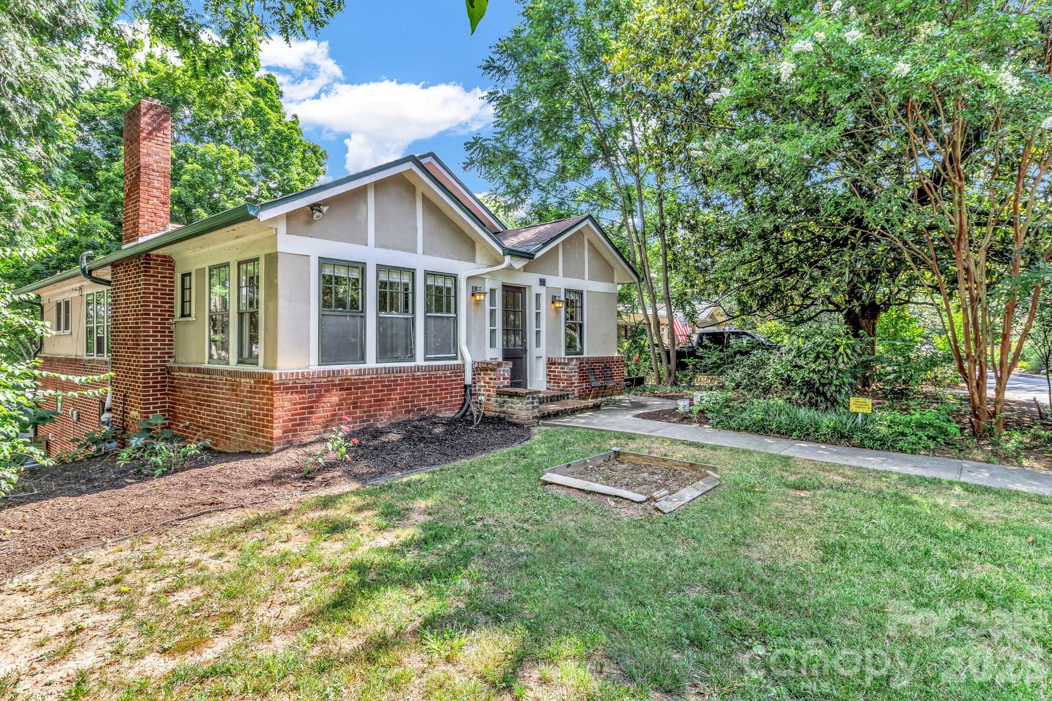 22 Fenner Avenue — Asheville