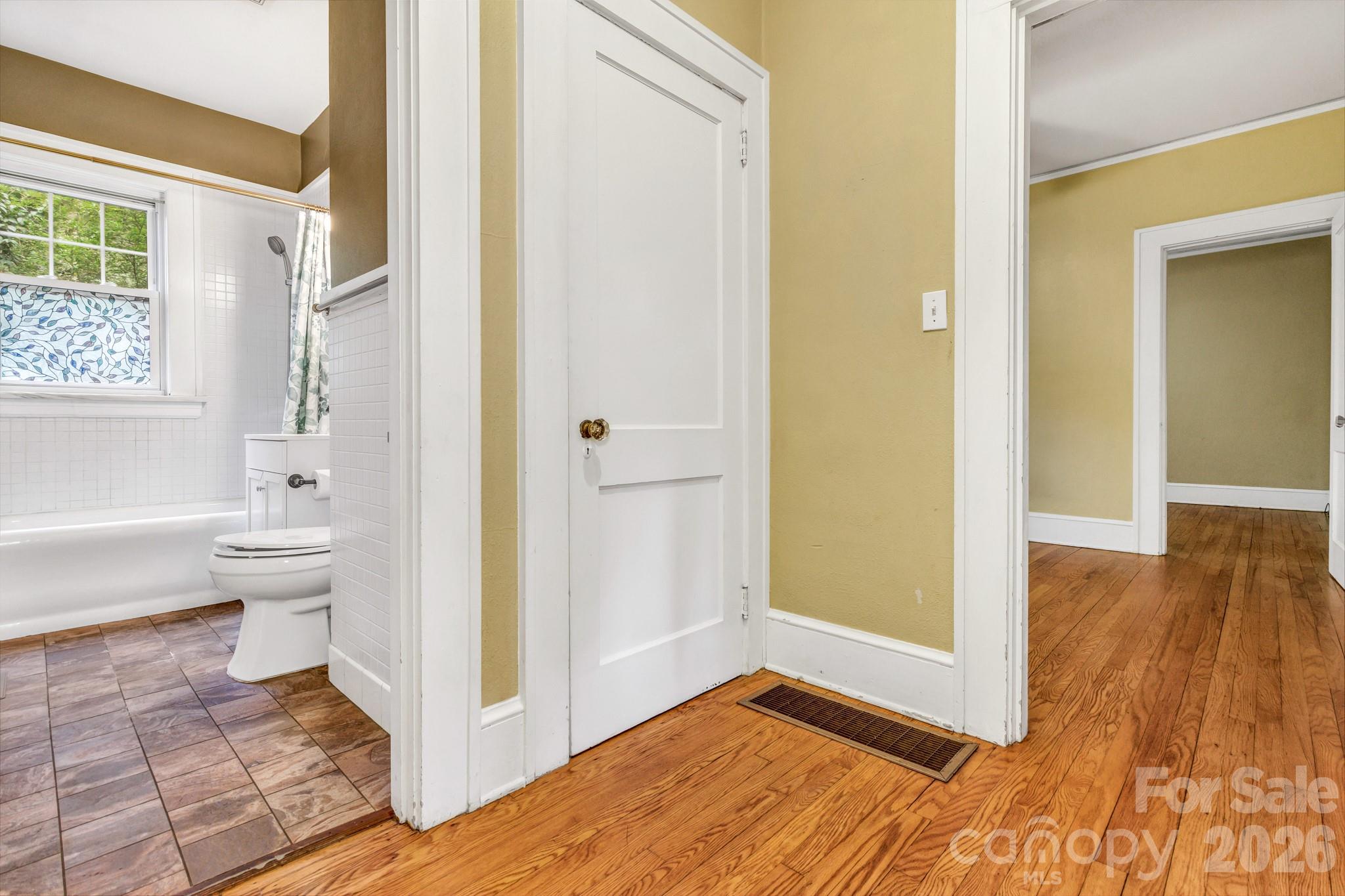 22 Fenner Avenue — Asheville