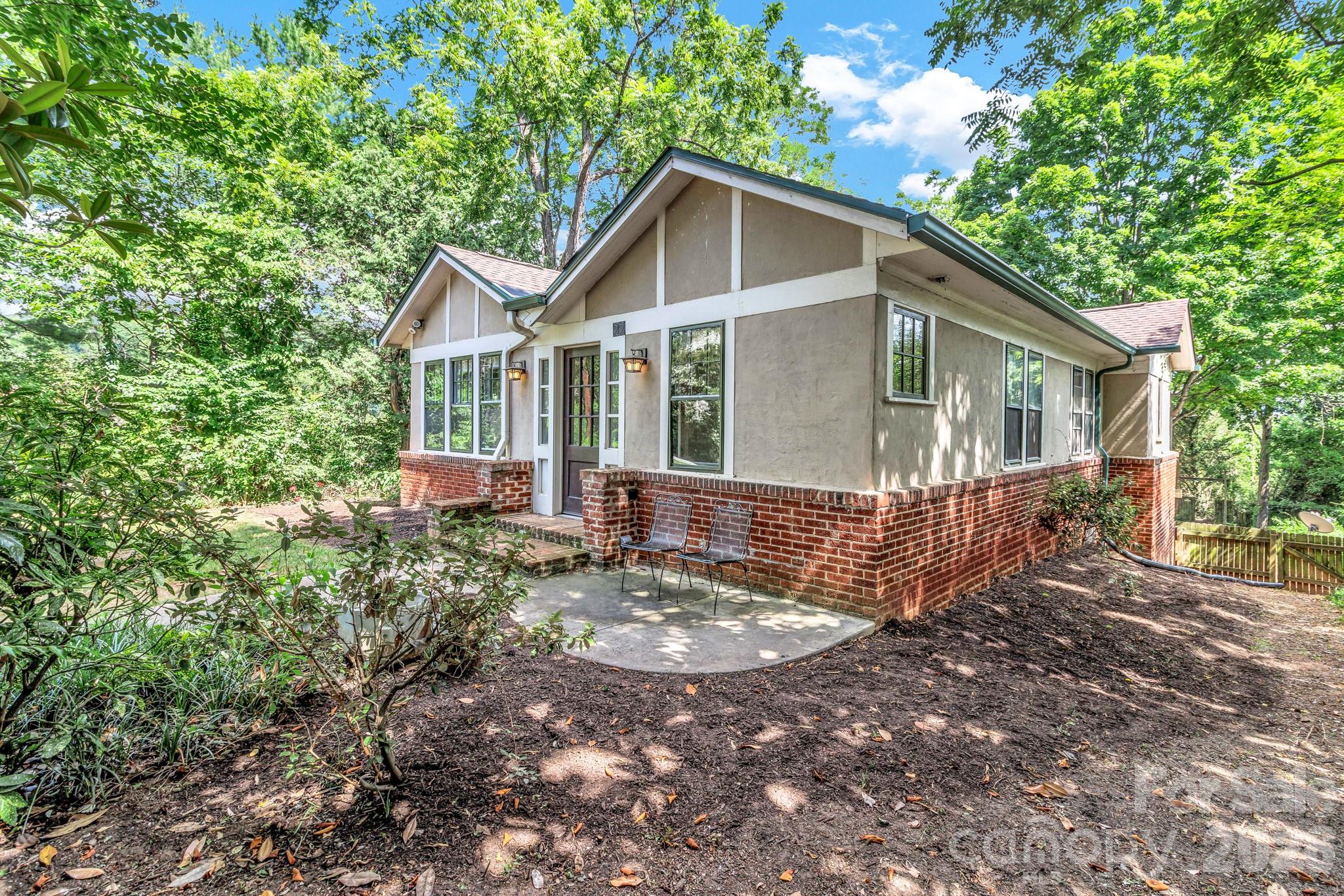 22 Fenner Avenue — Asheville
